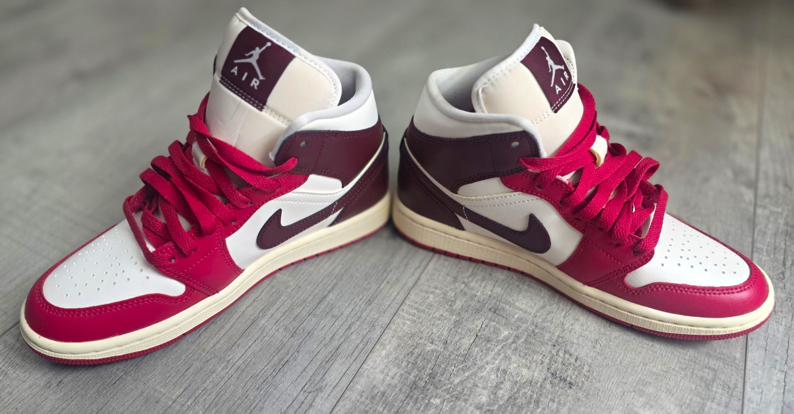 Jordan Air Jordan 1 Mid Unisex 6.5Y Red/White Leather Basketball