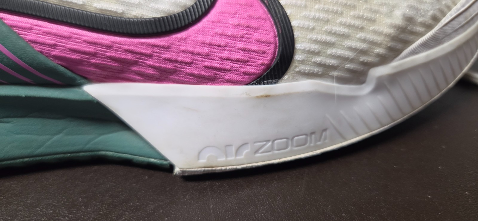 Nike Court Air Zoom Vapor Pro 2 Womens 9 White Pink Green Lace Up Tennis Shoes