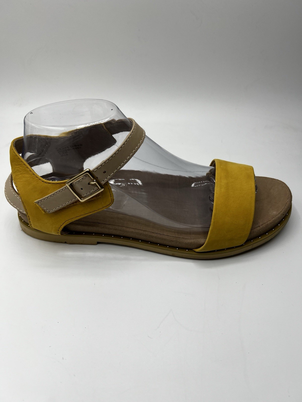 Women’s Earth Origins Grove Cameo Yellow Sandals Size 9.5M