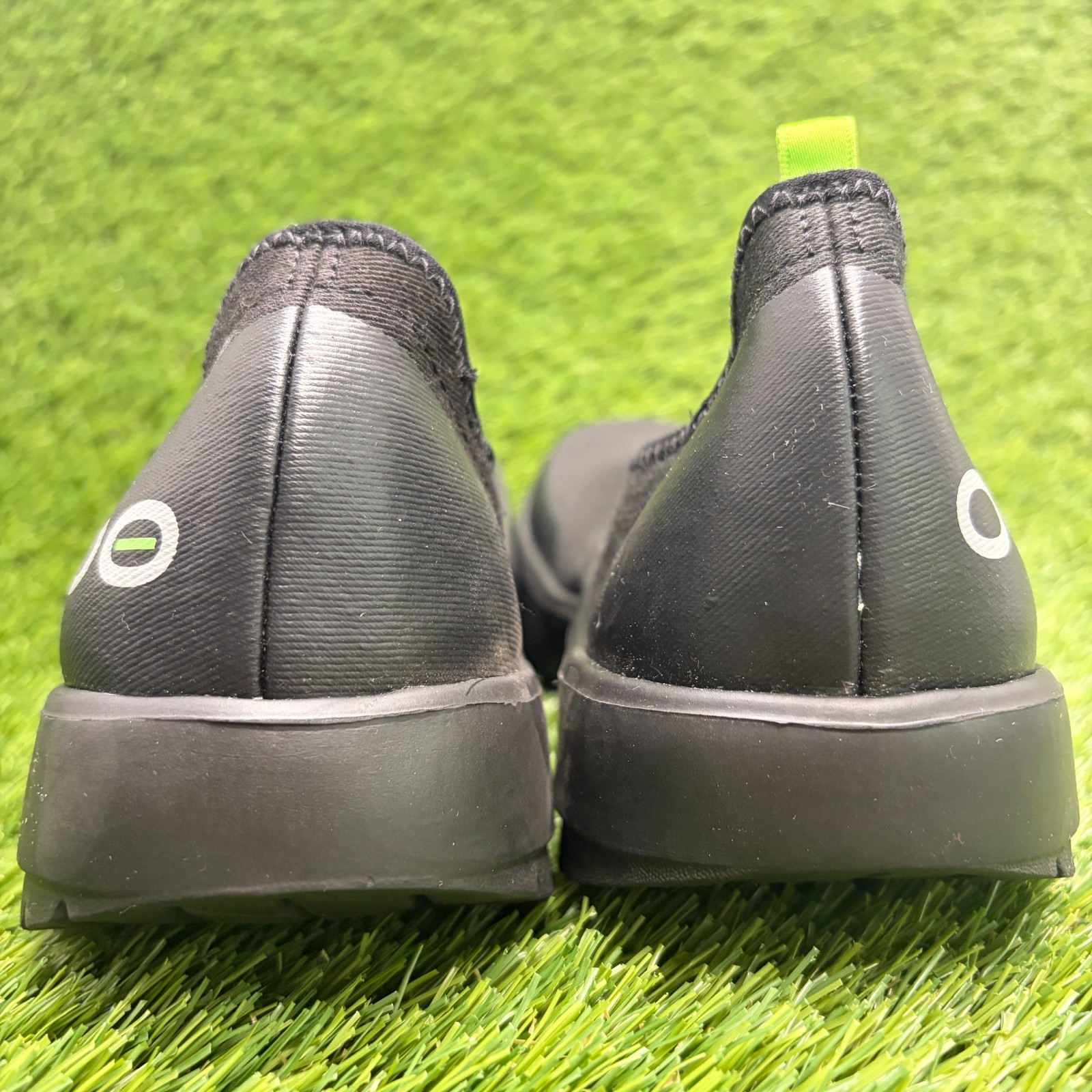 OOFOS OOmg eeZee Low Womens Size 9.5 Black Casual Walking Slip On Recovery Shoes