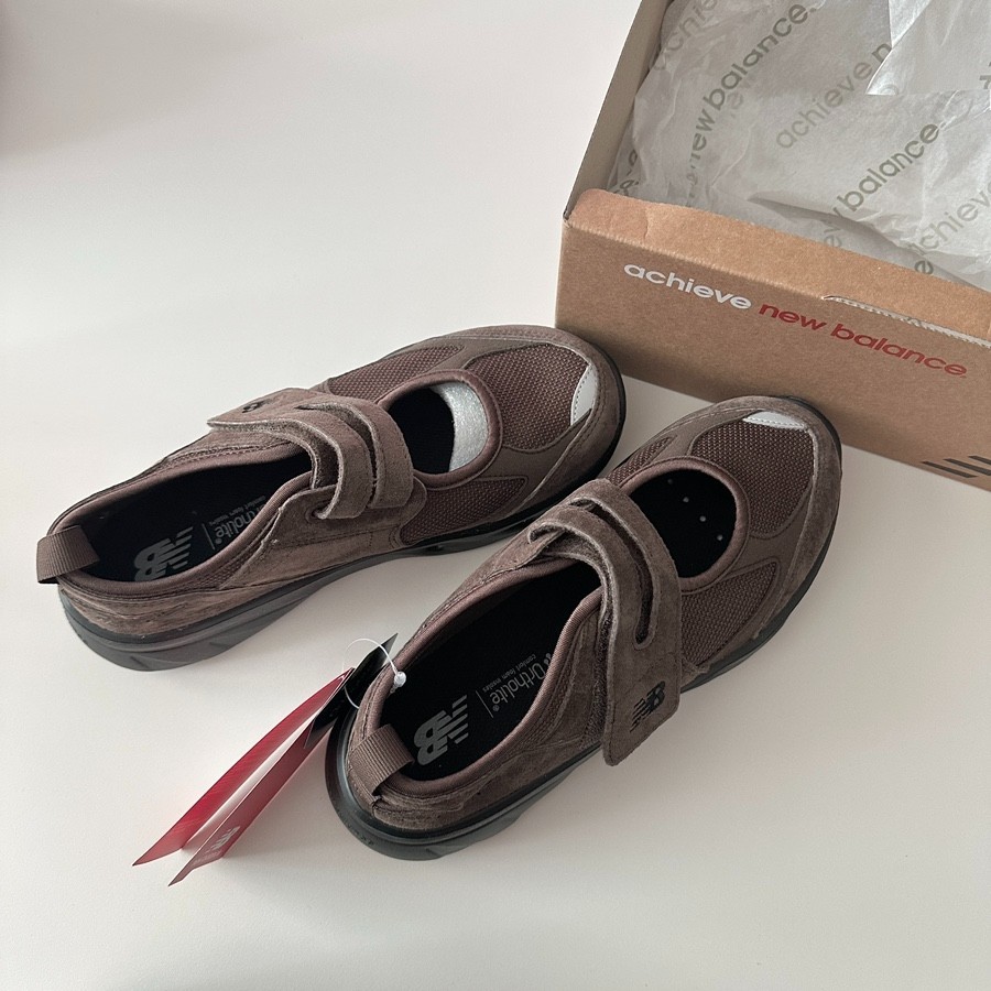 New Balance Breeze Womens Mary Jane Sneakers Brown SD2203BR