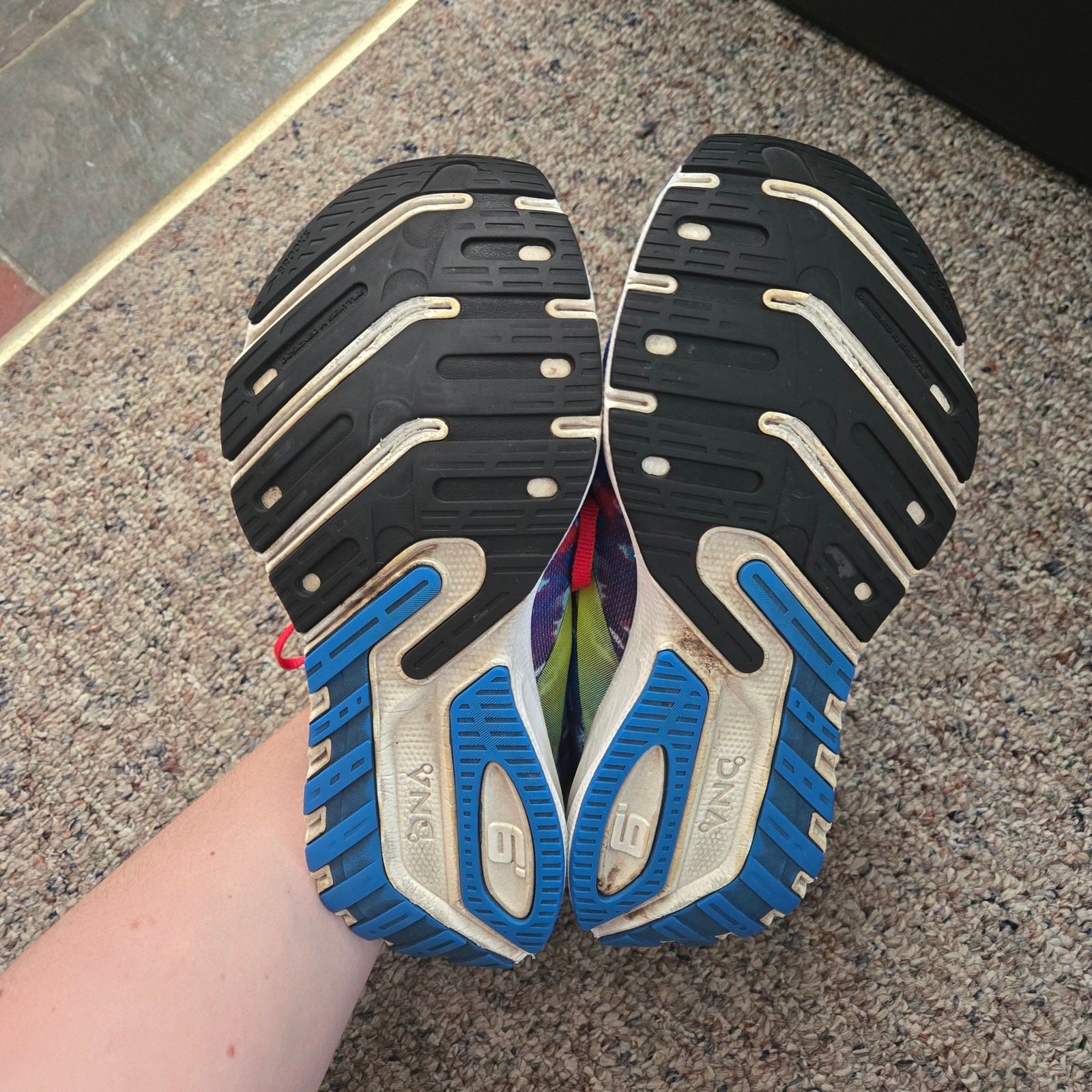 Brooks Launch 9 running shoes tie-dye Women’s 6