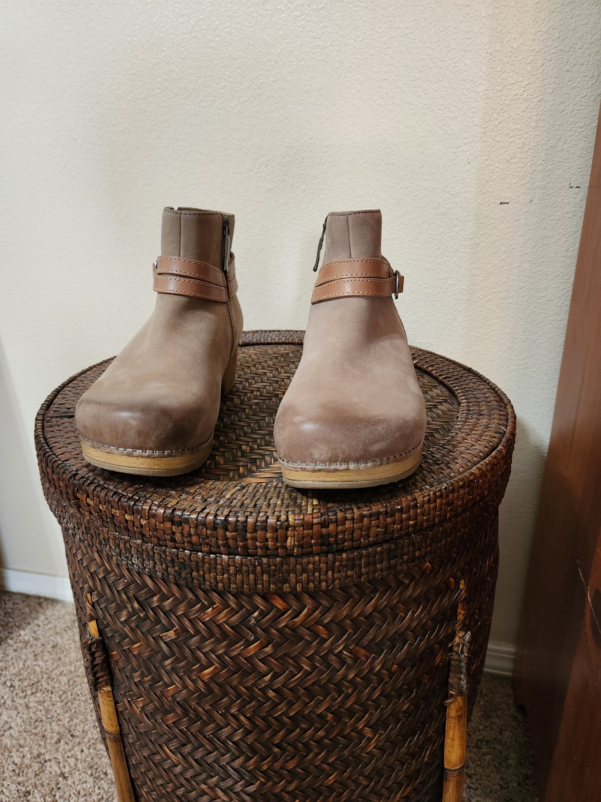 Dansko Women’s Brook Nubuck Boots Taupe Burnished US 6-6.5 EU 36