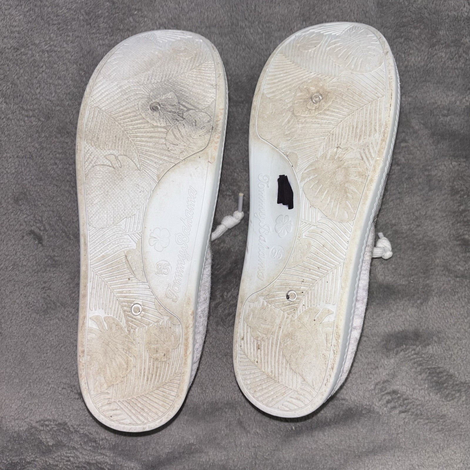 Tommy Bahama Shoes Womens 9.5 Grey Canvas Slip-on No Tie Sneakers Memory Foam