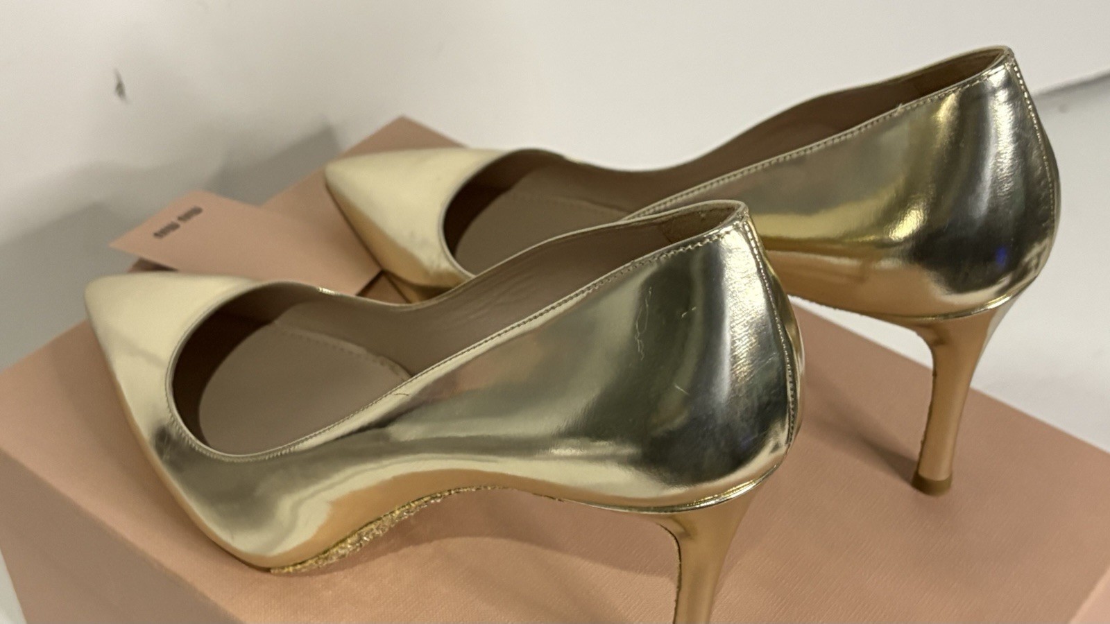 NWT MIU MIUGold Lame Leather GlitterPumps Women’s Size EU 40. US 10-9.5