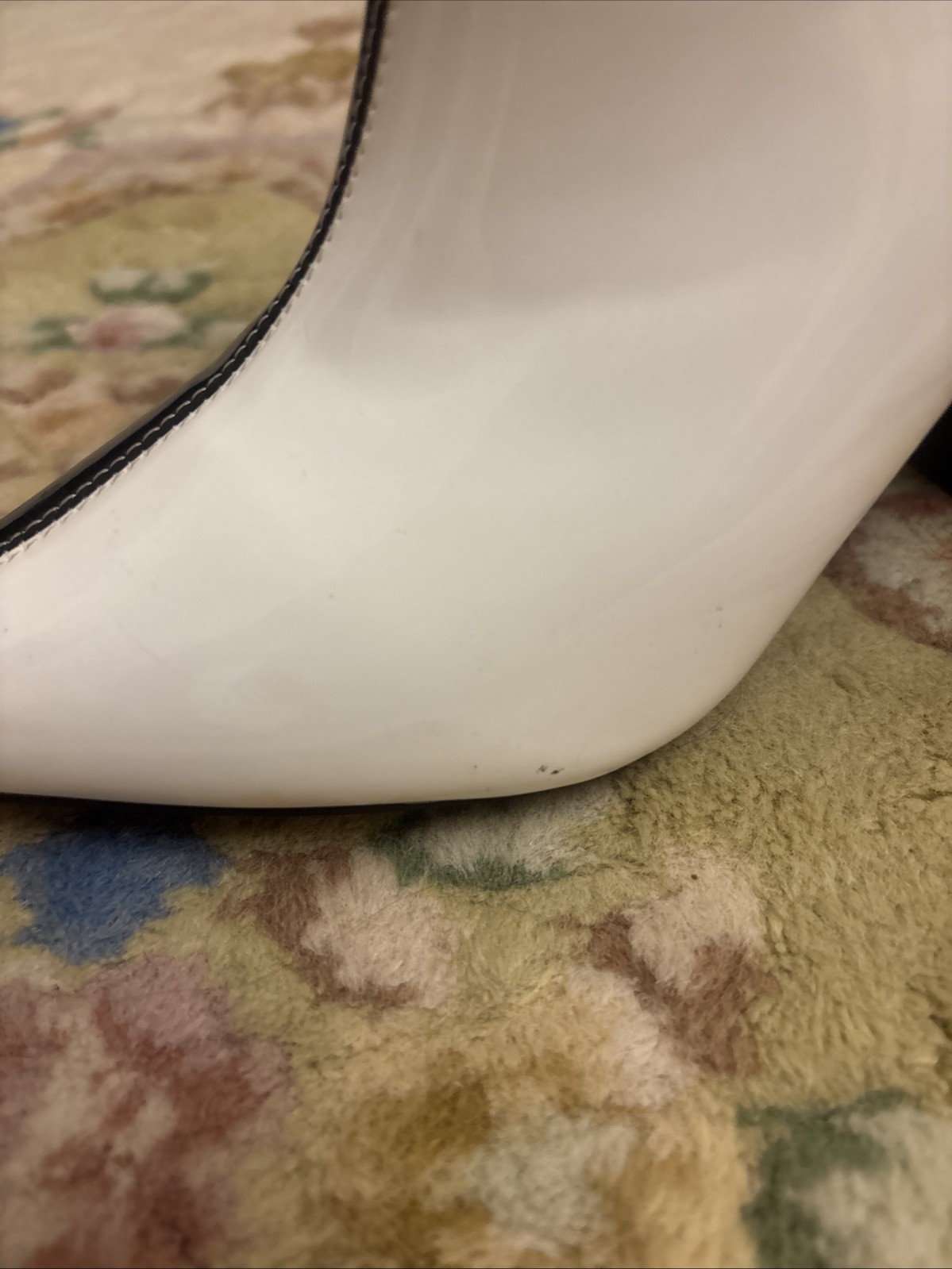 Nasty Gal «NIKKI» Two-tone B&W Faux Patent Leather GOGO Fashion Boots Size 6 EUC