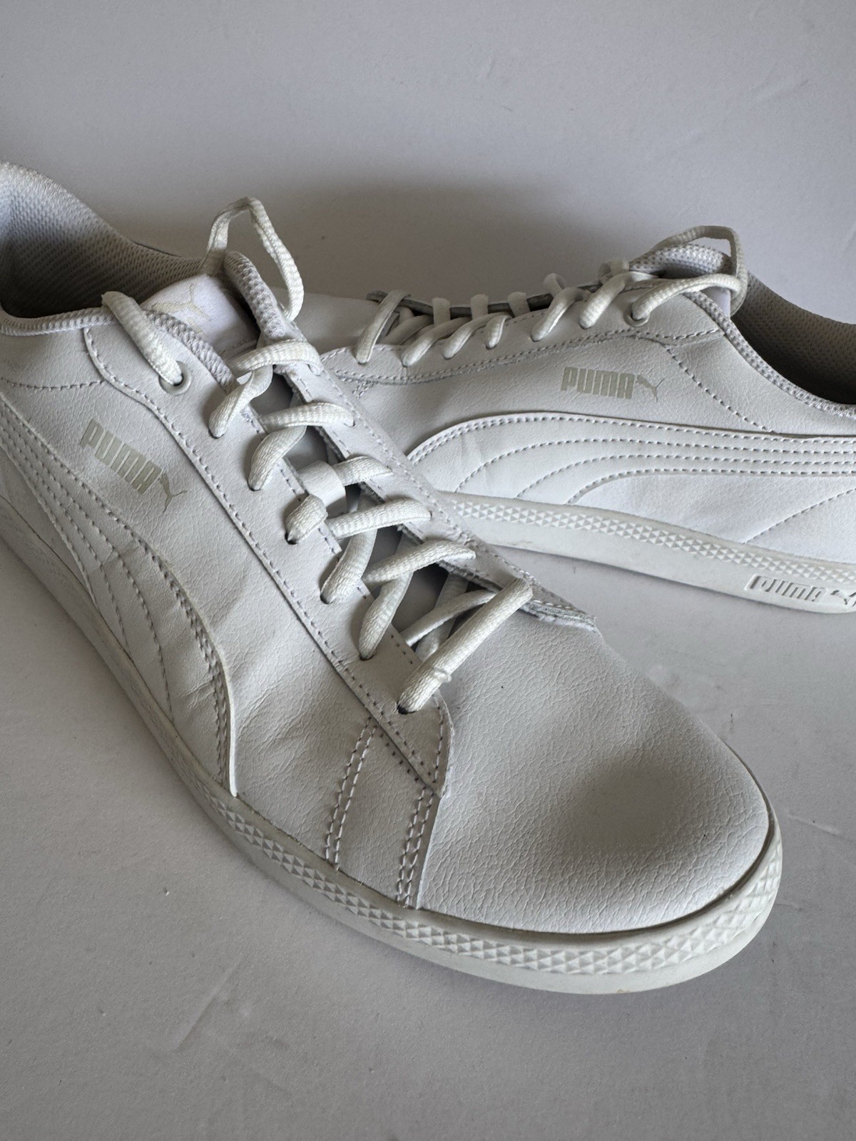 Puma Smash v2 Sneakers Womens 10 White Leather Worn 1X
