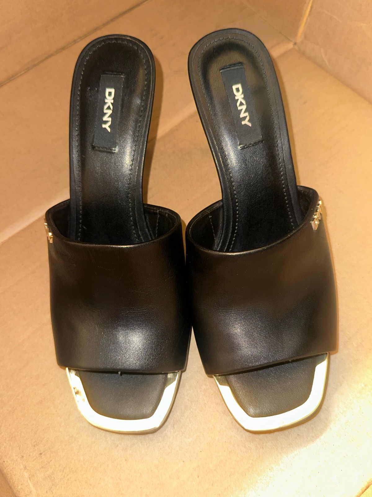 Dkny Women’s Black Bronx Dress Sandals Shoes Size 8M
