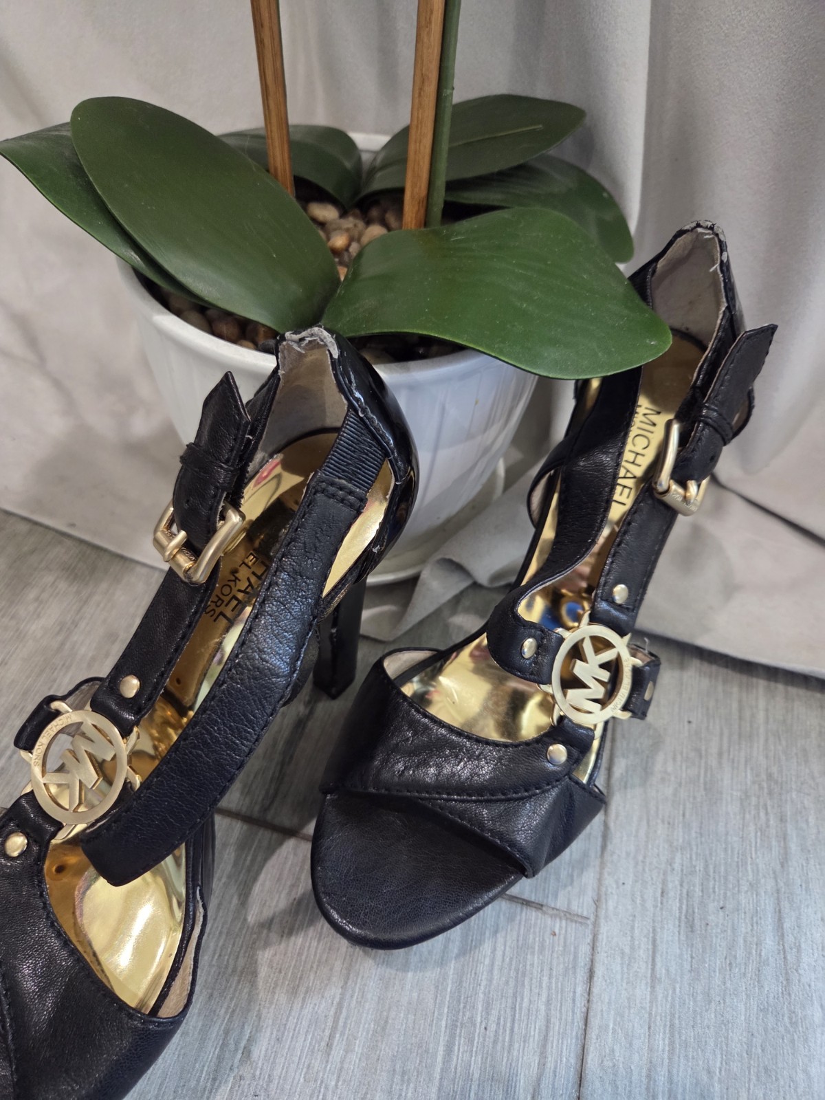 Michael Kors Black Leather Strappy Ankle Strap Buckle Logo Heels Size 8.5