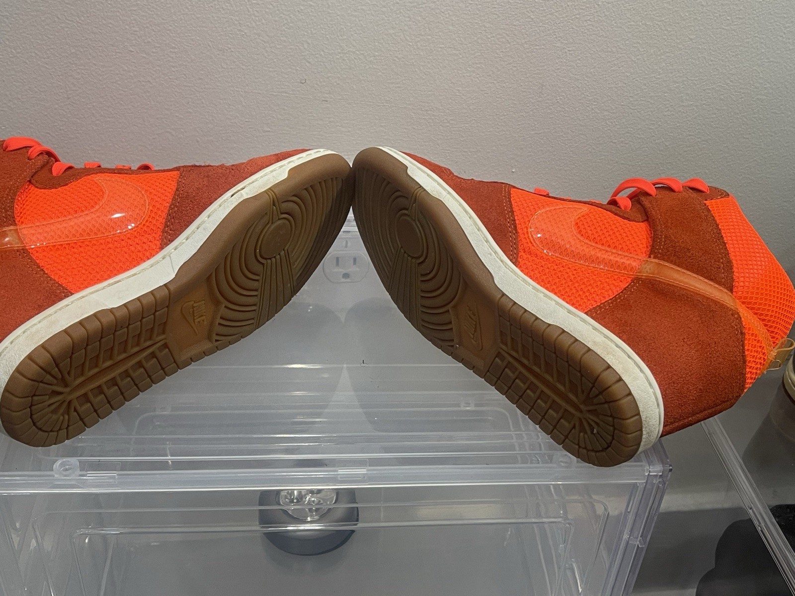Nike women’s High Top Orange Brown Lace-Up Athletic Sneakers Activewear Casual