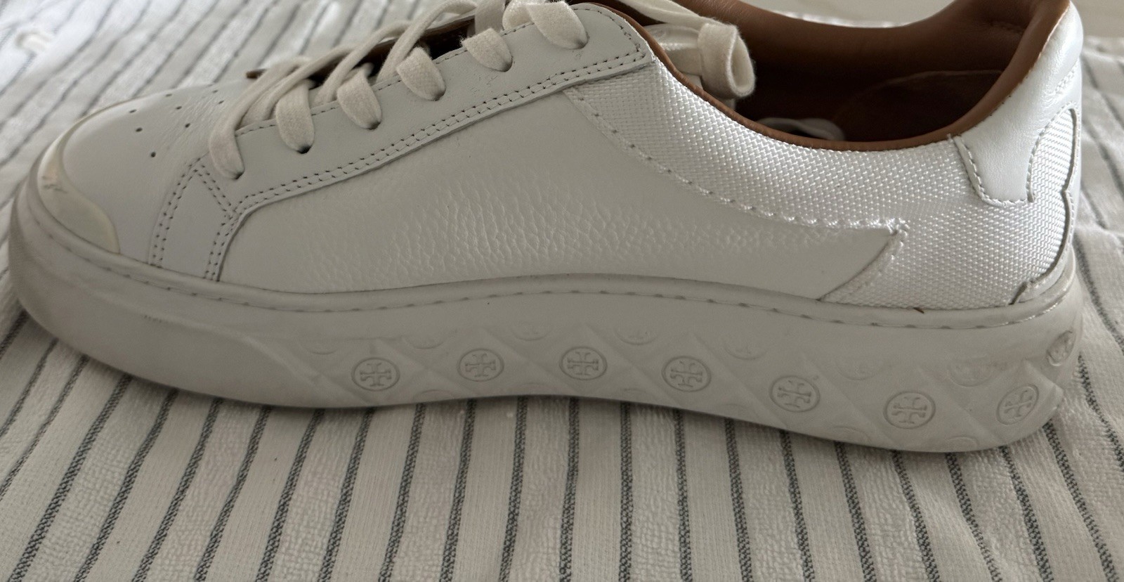 TORY BURCH Ladybug Leather Sneakers White Good Condition Sz 10 Org Price $300