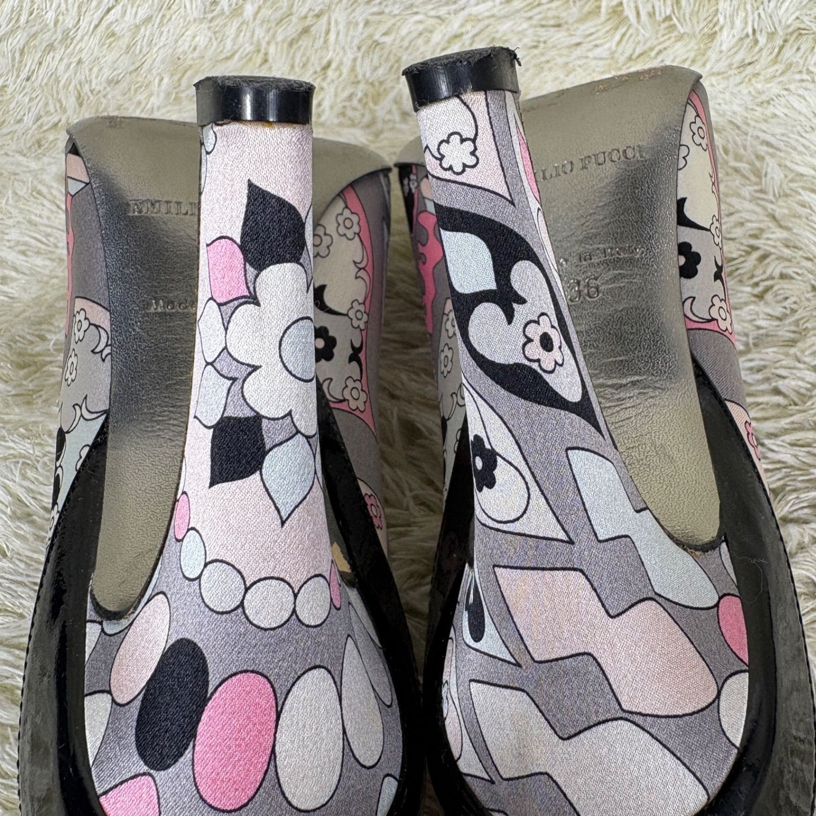 Emilio Pucci Pumps Satin & Patent Leather Gray Pink Allover Print Round Toe EU36