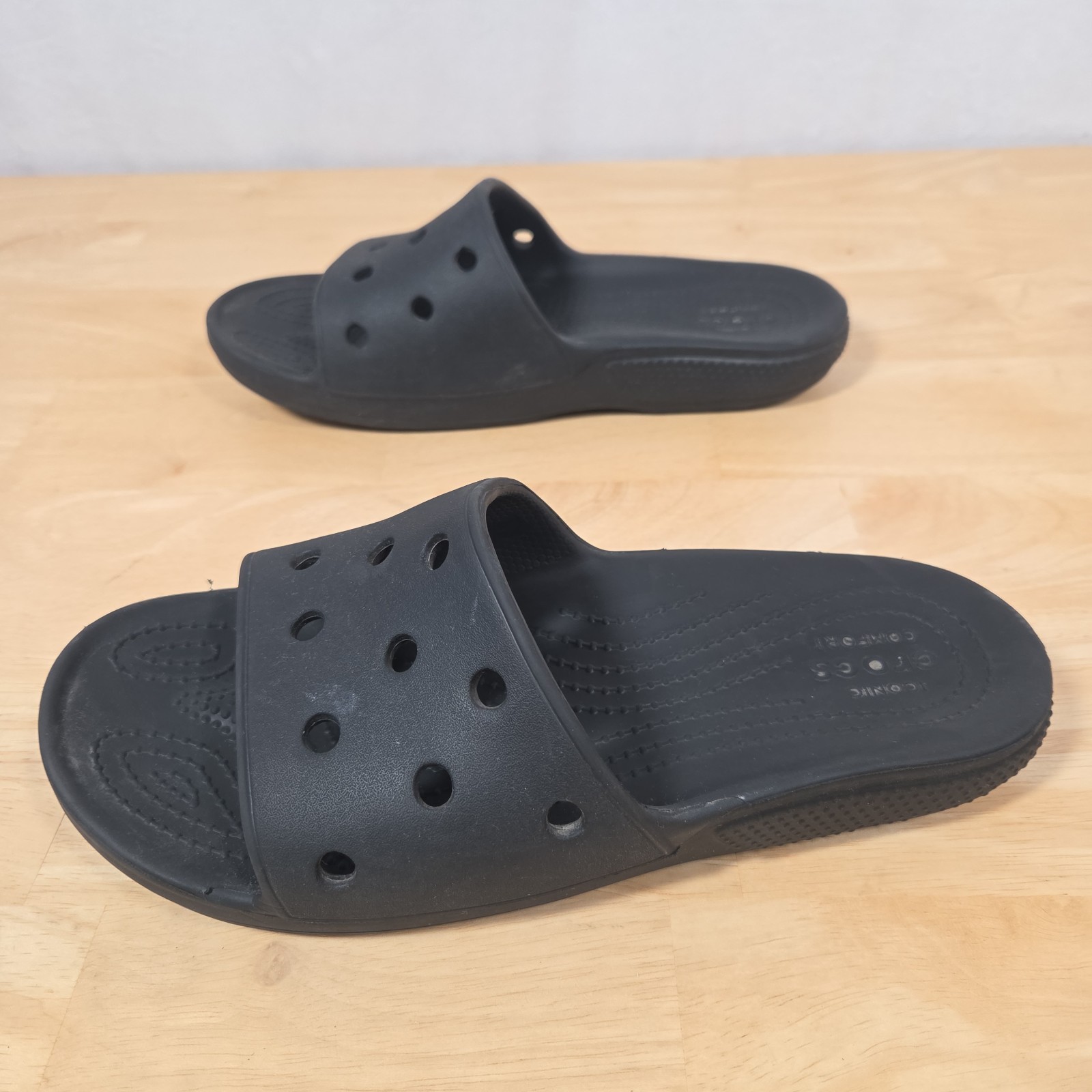 Crocs Classic Iconic Comfort Slides Mens Sz 9 Womens Sz 11 Sandals Unisex Adults