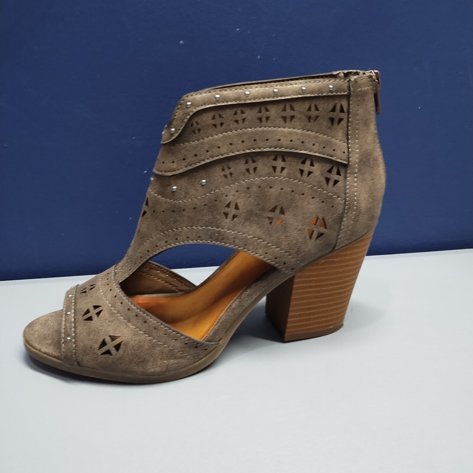 Sugar Viveca Cut Out Pump Heels Womens Size 9.5 Brown Metallic Peep Toe Back Zip