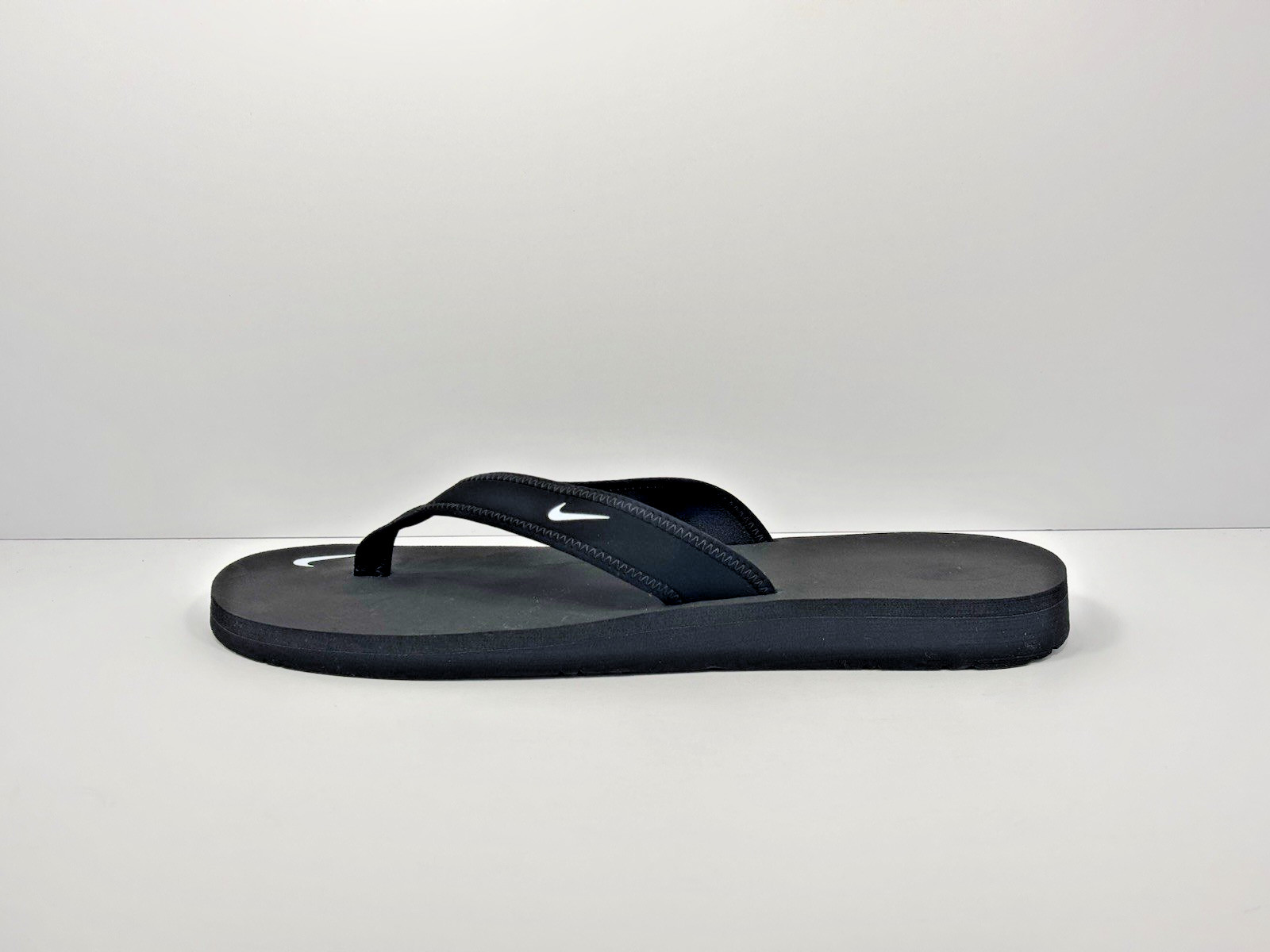 Size 12 Women Nike Celso Thong Sandals 314870-011 Defect Mark on Foam/Bent Bands