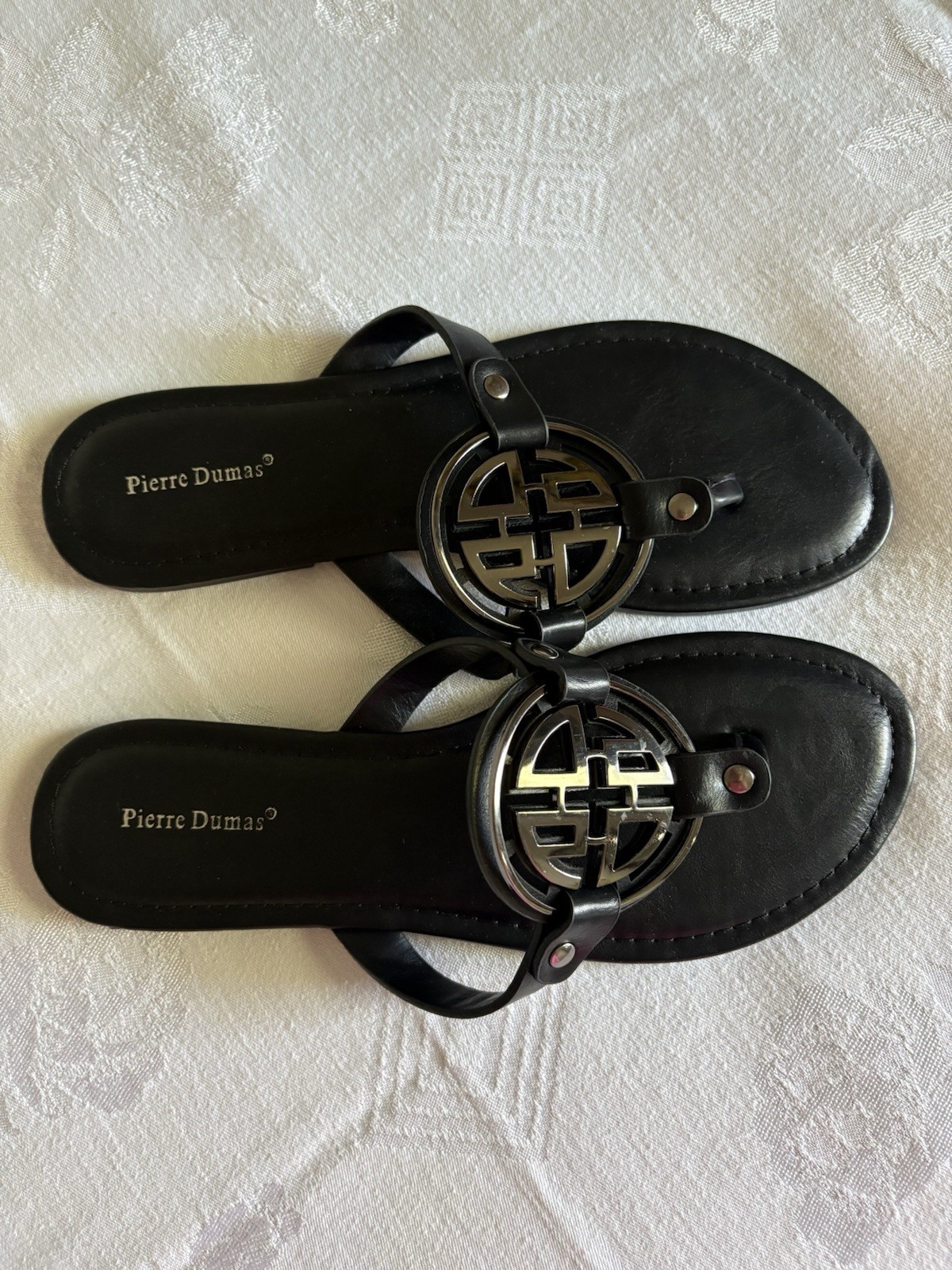 Pierre Dumas Women’s Black Thong Slip-On Slide Sandals Logo Accent US 9