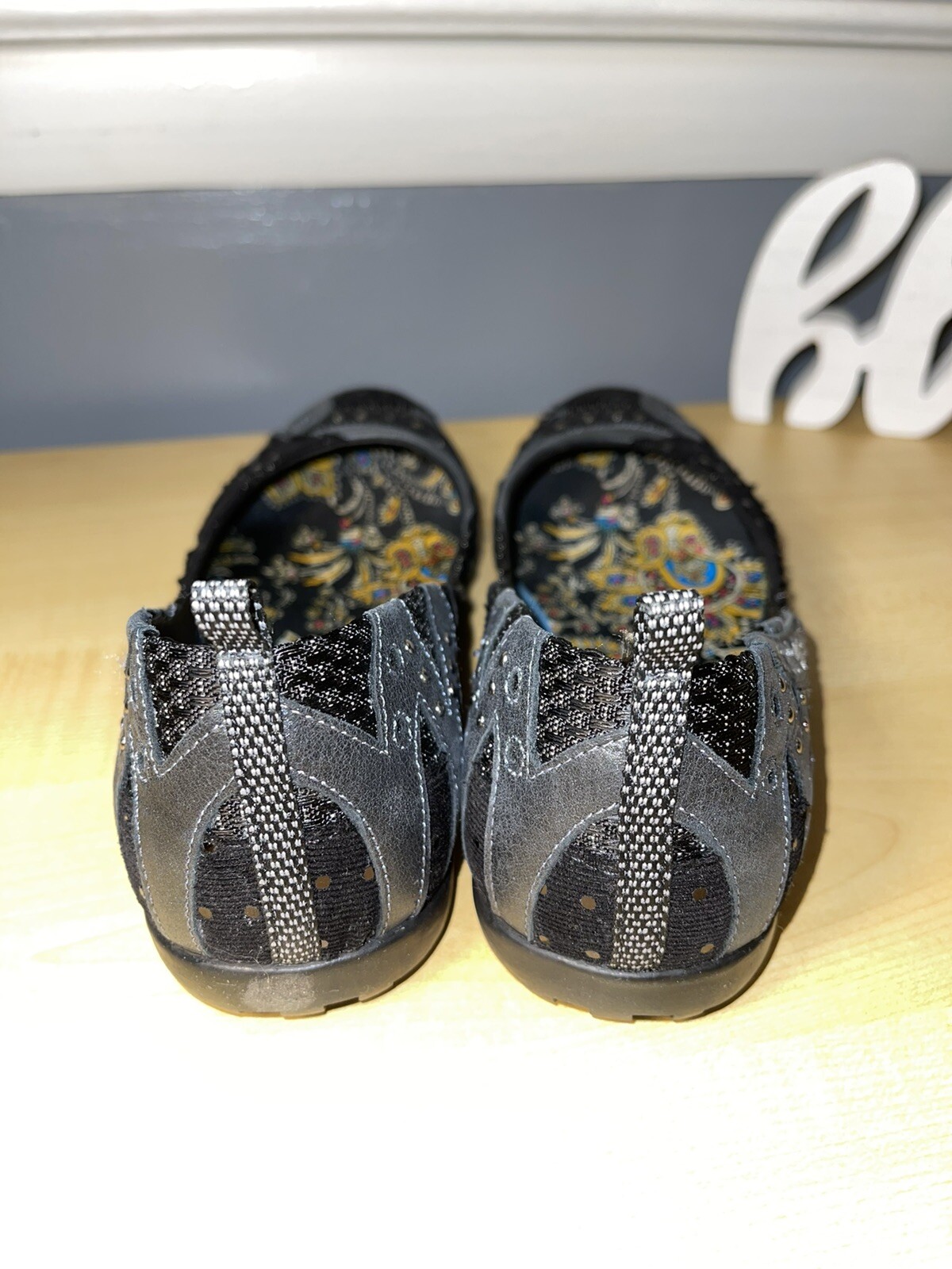 MICHELLE K Shoes Women’s Size 8 Black Textile Upper Slip-On Comfort Flats