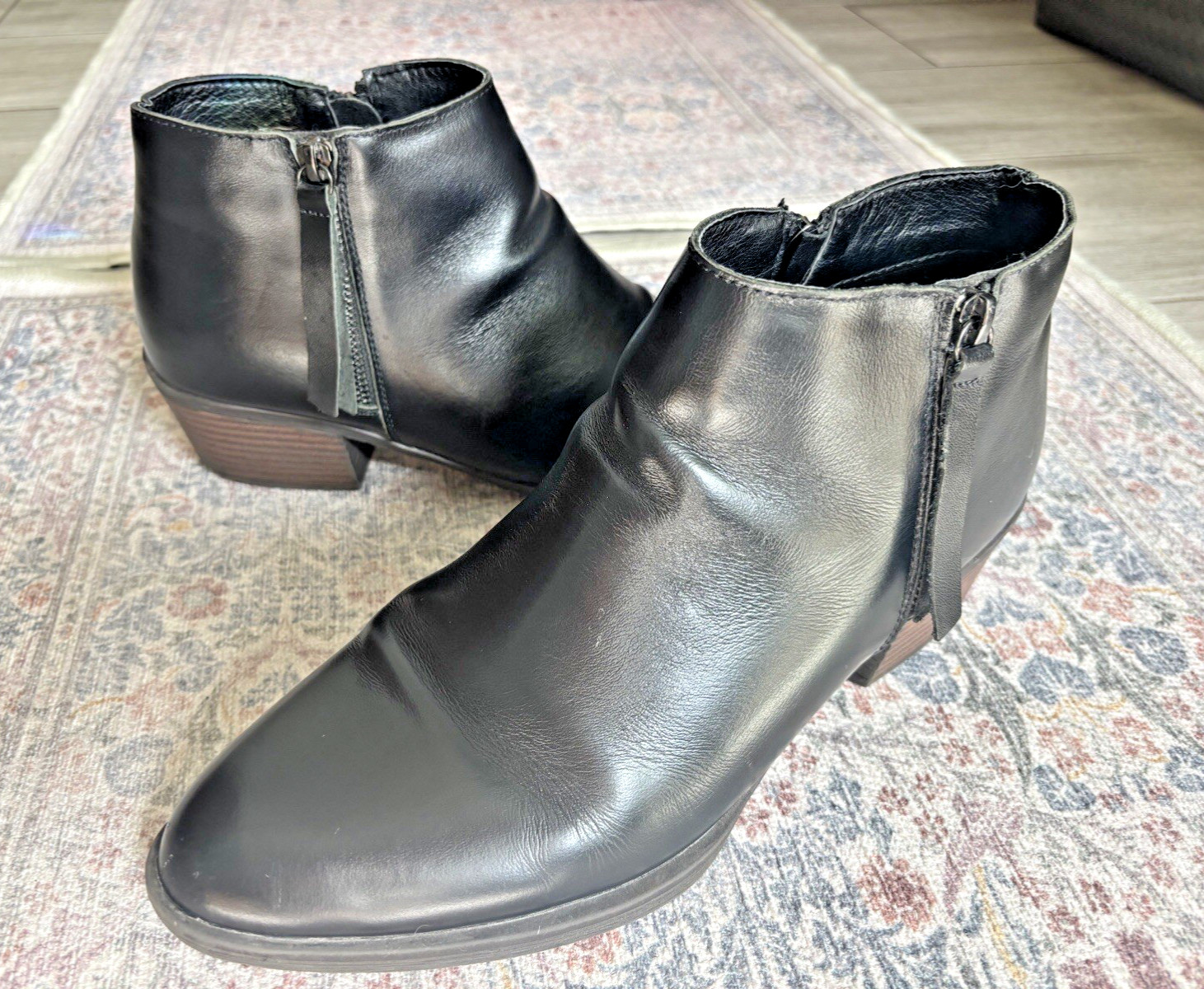 Vepose Black Leather Side Zip Ankle Boots Stacked Heel Rubber Sole Booties~11