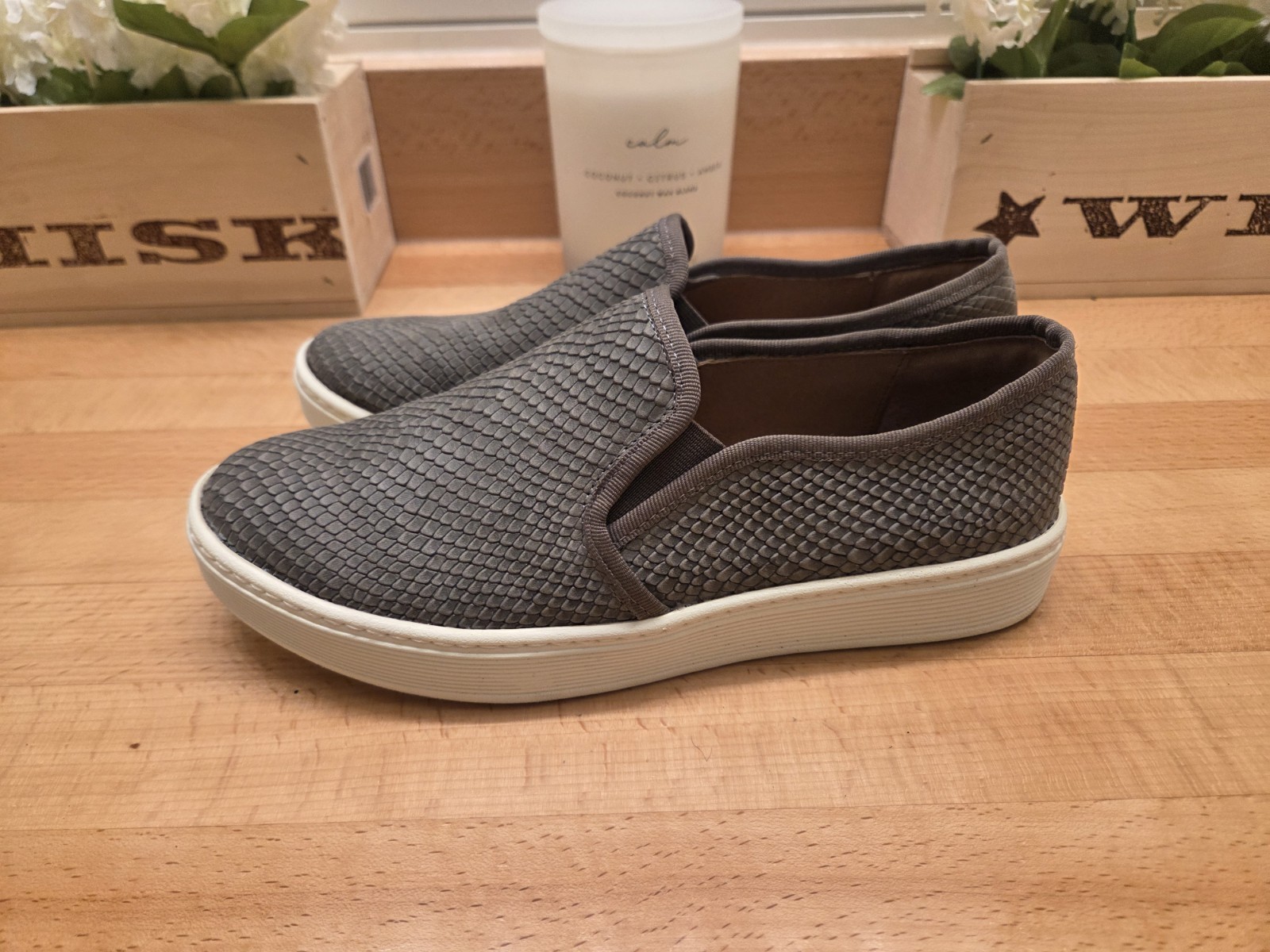 Sofft Somers Slip On Leather Sneaker Snake Print Snare Grey Nubuck Womens 8