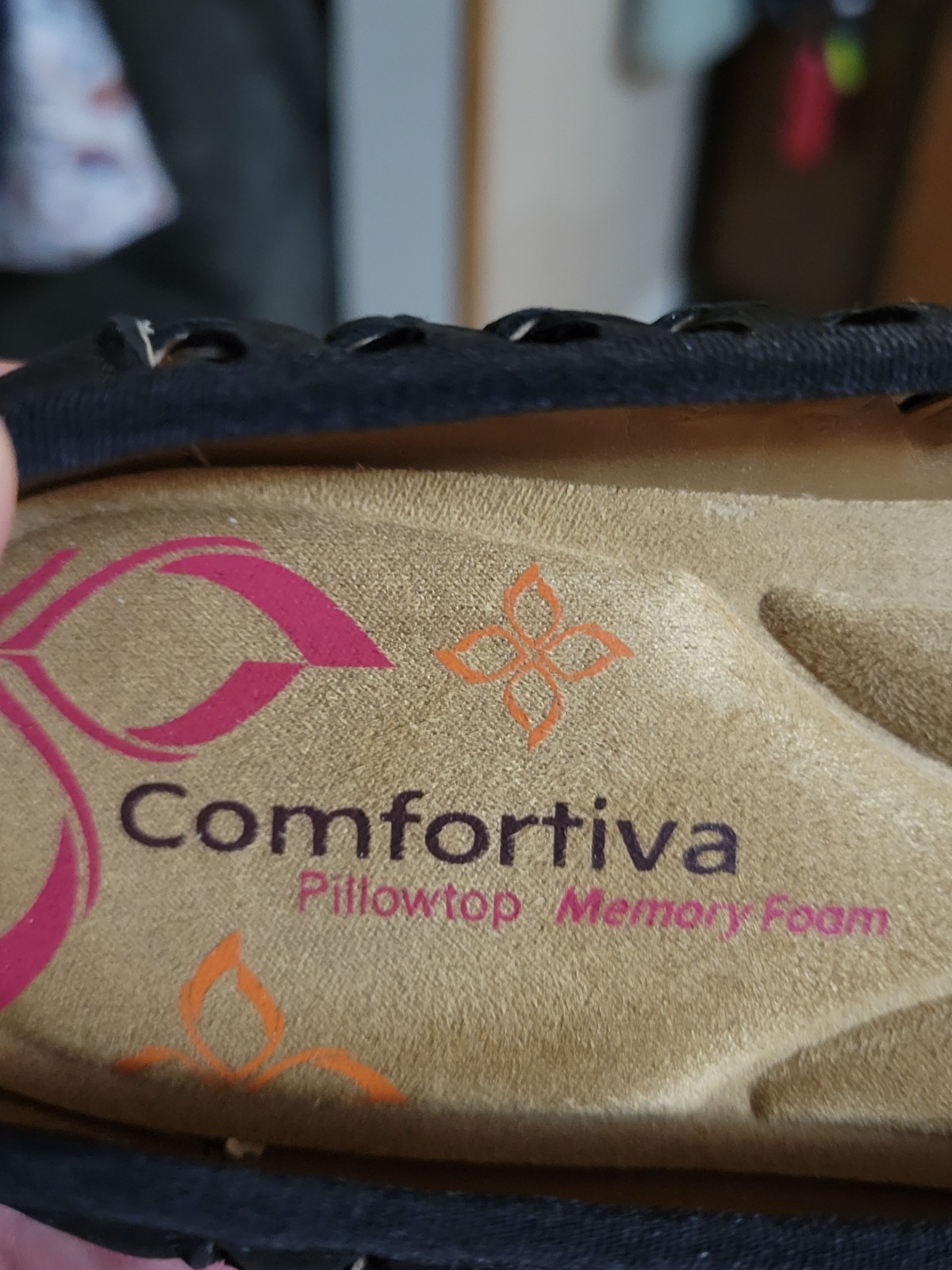 Black Punched Suede Leather Shallow Toe Flats By Comfortiva Sz 7 Narrow. CLEAN!!
