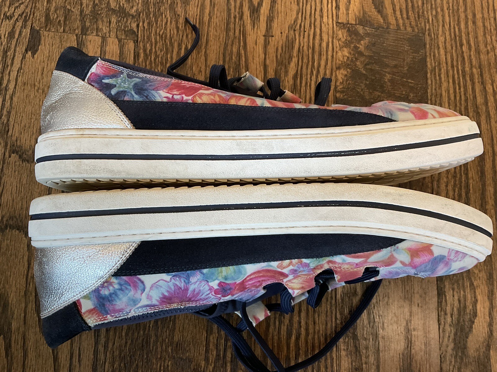 Vaneli Sport Floral Lace Up Lether/Fabric Sneakers Women’s Us Size 11 M