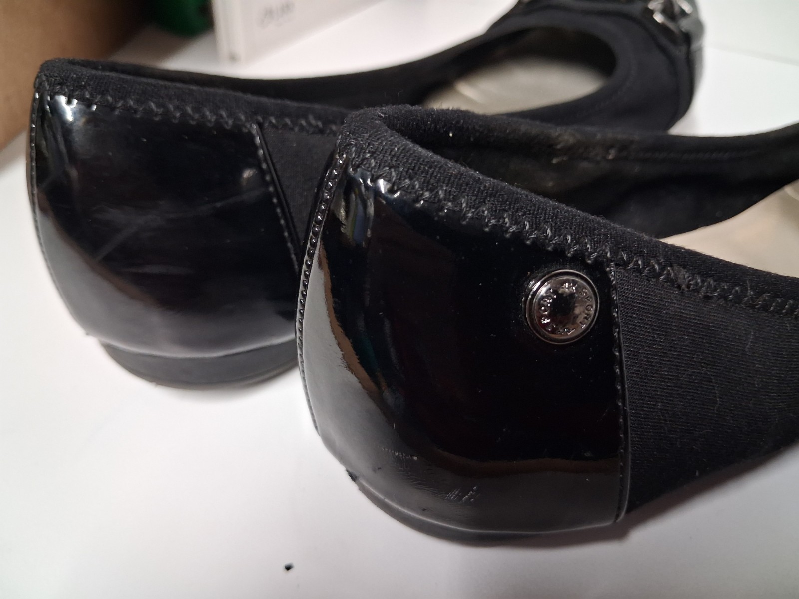 Womens Size 7 1/2 M – ANNE KLEIN SPORT Black Patent Cap Toe Ballet Flats