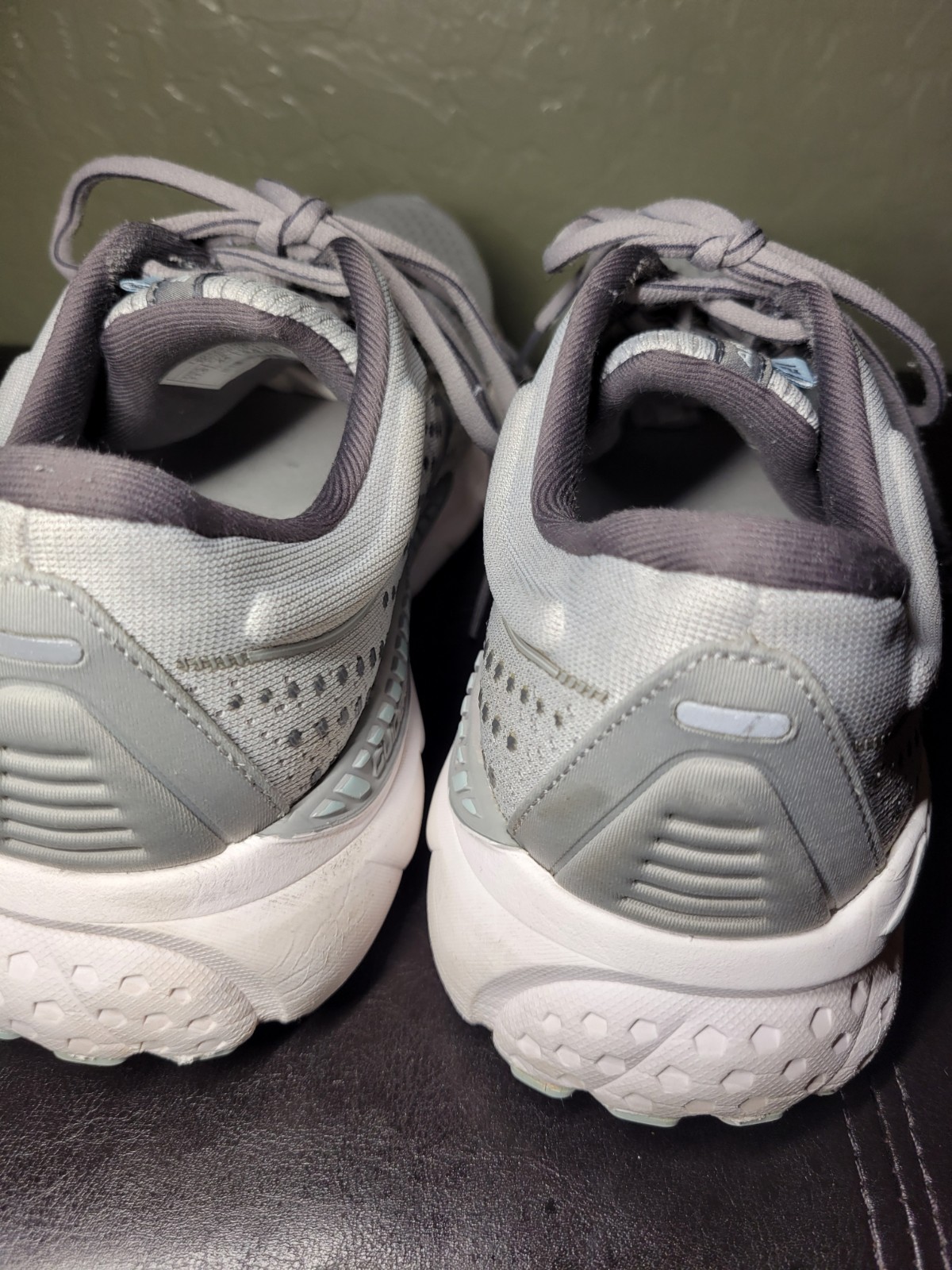 Brooks Adrenaline GTS 21 Women’s Running Sneakers Size 11.5B