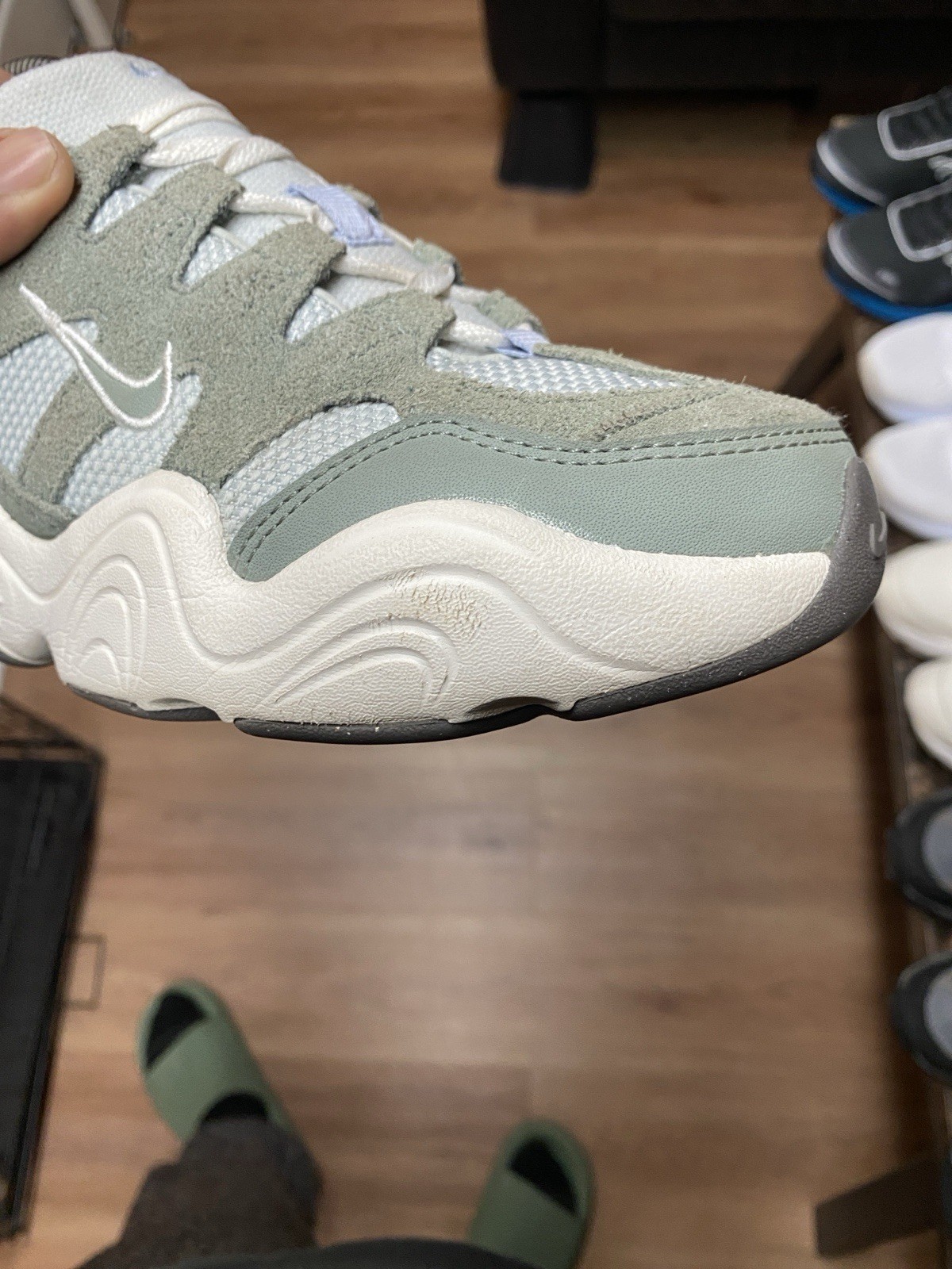 Nike Tech Hera Women’s Sneakers “Mica Green” Size 8.5 DR9761-001