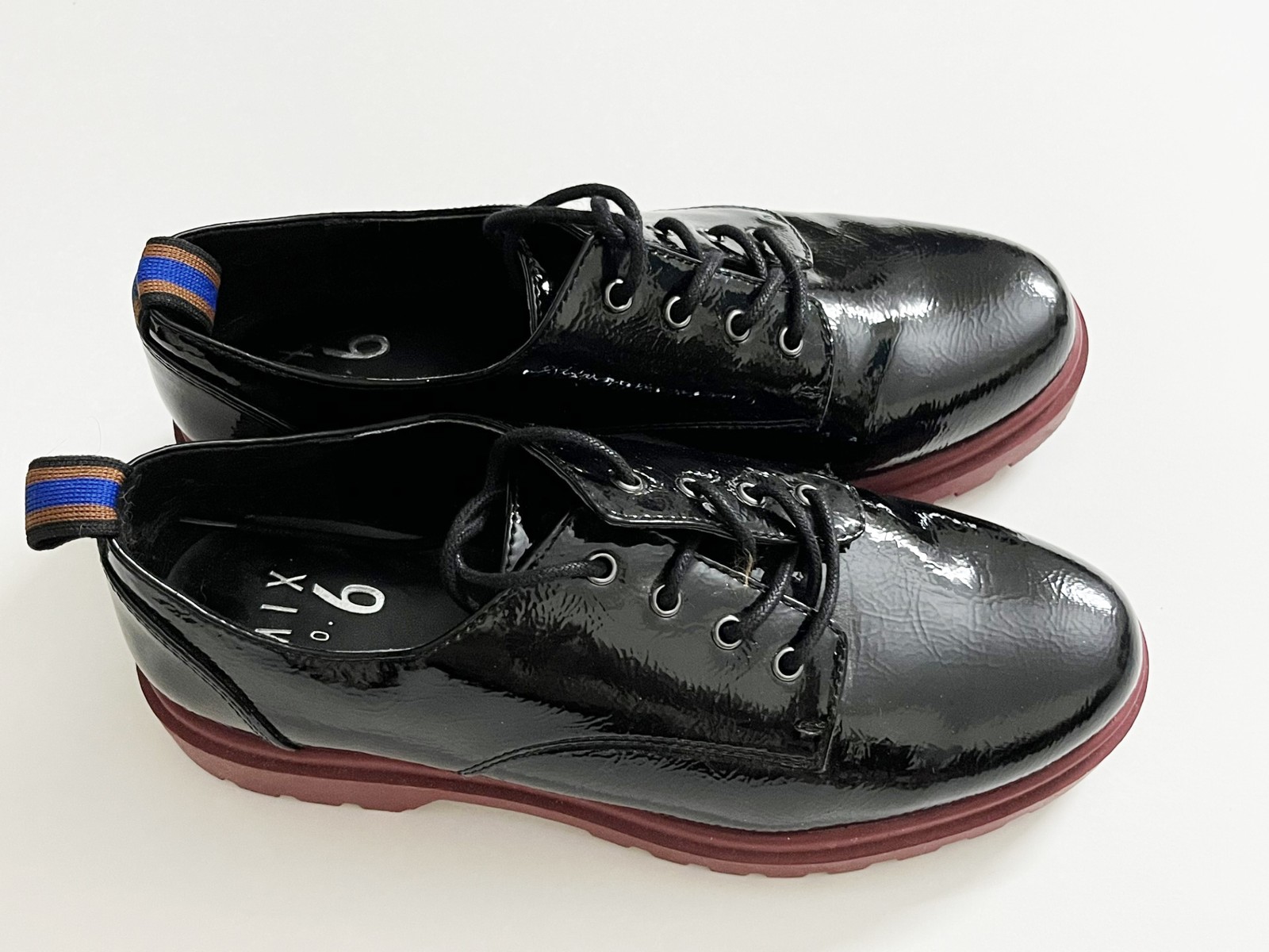 Brand NEW – Mix No. 6 Women’s Lace Vegan Leather Patent Oxford Shoes Black 7.5