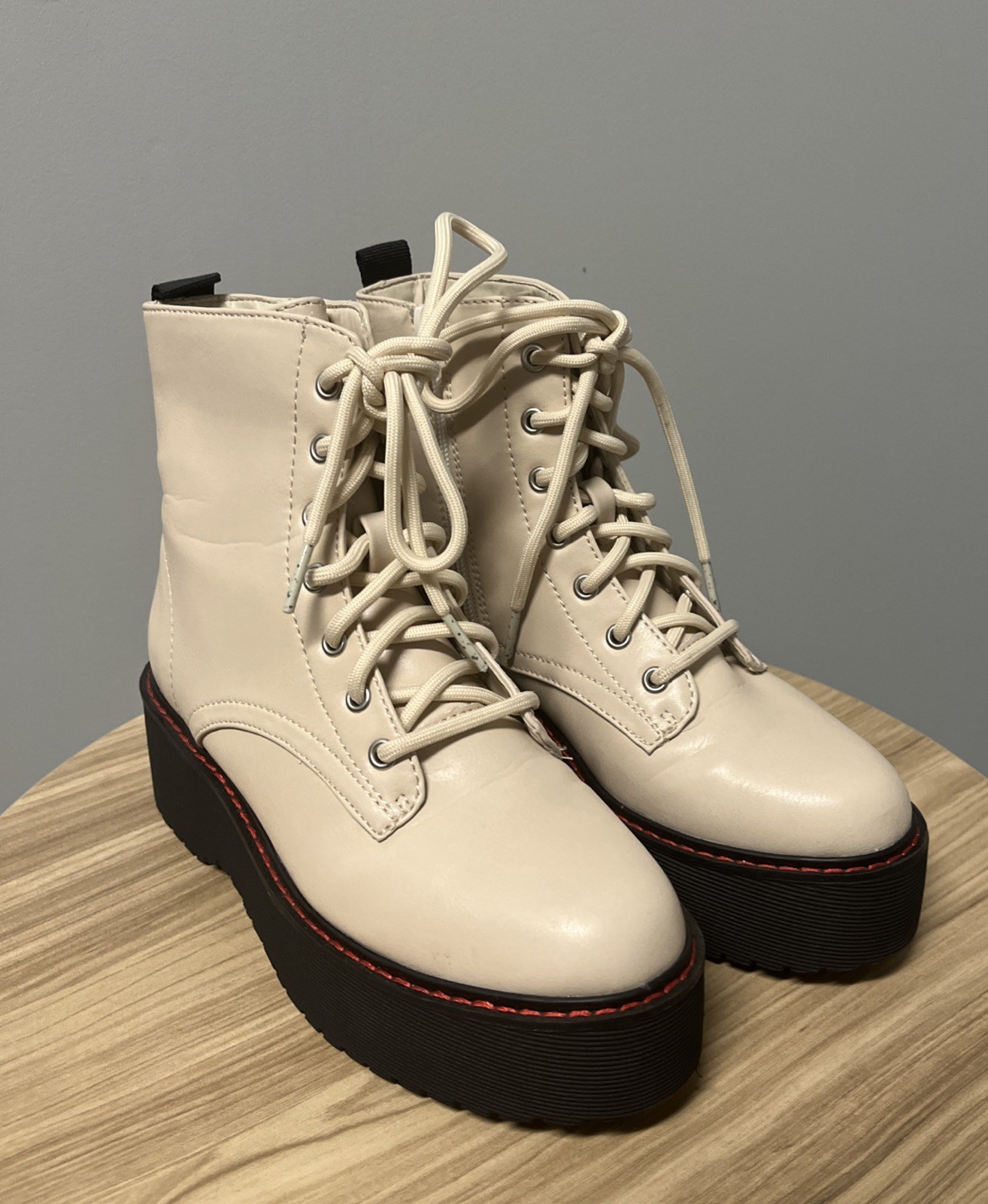 Steve Madden off-white Cool Planet platform combat boots Sz. 5 NWOB