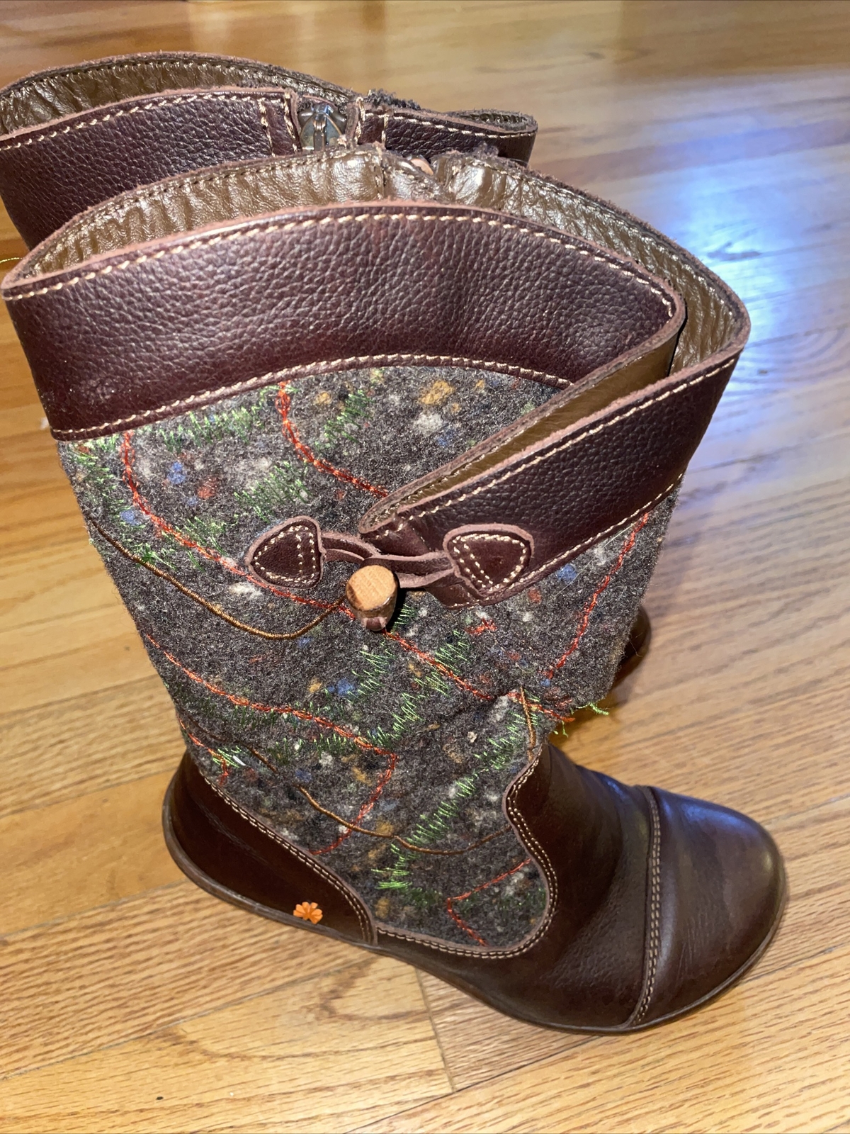 THE ART COMPANY BOOTS STYLE 779 BROWN LEATHER AND WOOL FELT UPPER SZ 38 US 8 EUC