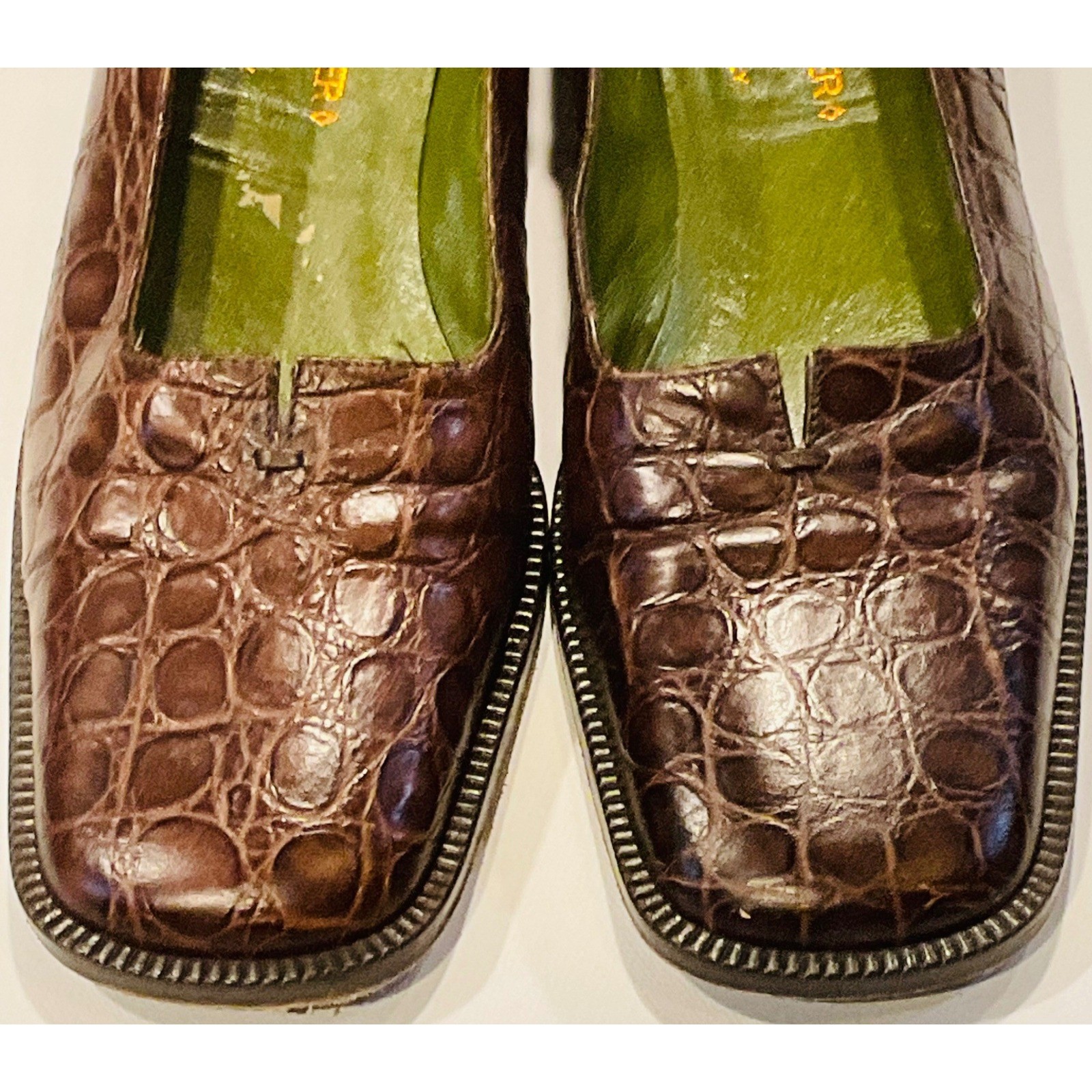 DONALD J PLINER women’s crocodile embossed loafers Italian leather LINC 7 Narrow