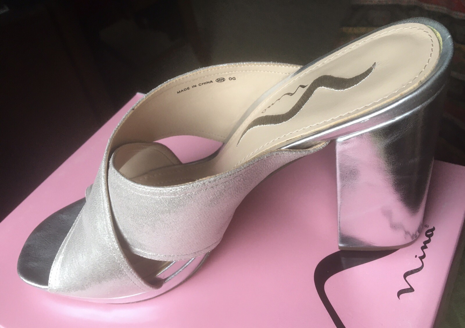 NINA Adoncia High 4″ Block Heel Silver Metallic Mule X Strap Sandal 🌟 10 🌟 NIB