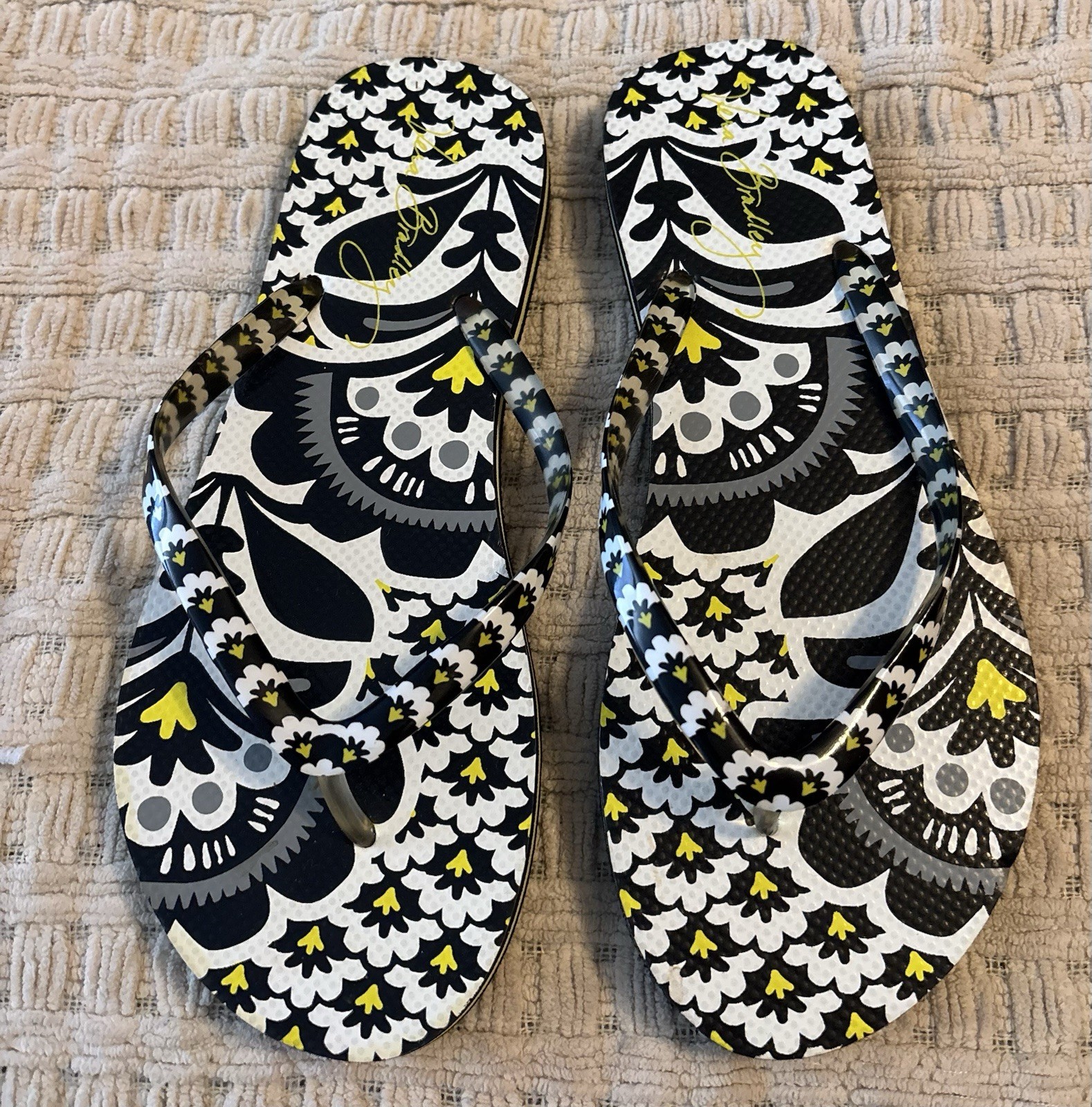 Vera Bradley Shoes Womens Medium 7/8 Floral Flip Flops Sandals Yellow Black Gray