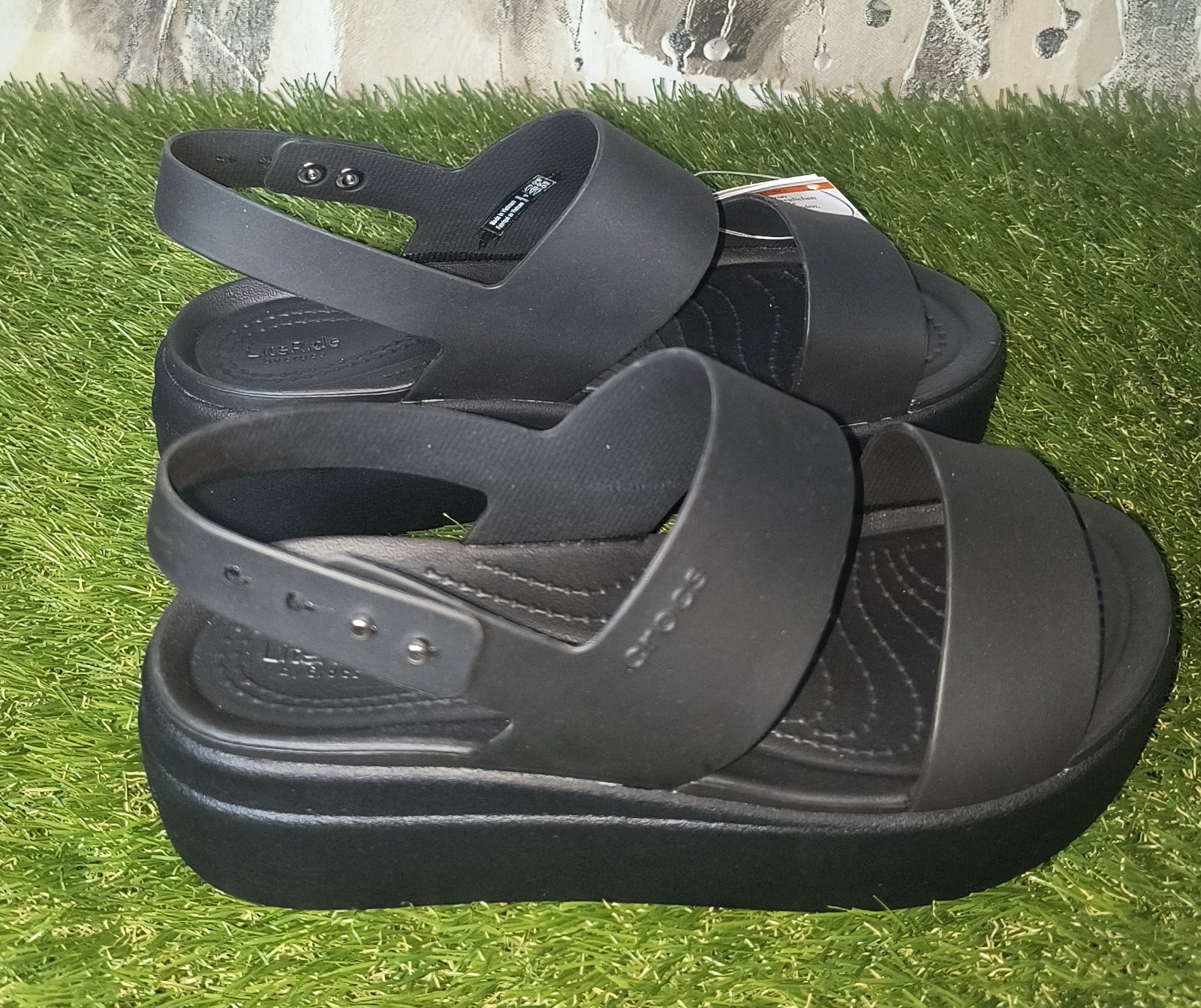Crocs Black Brooklyn Low Wedge Platform Sandals Cushioned Women’s US 6