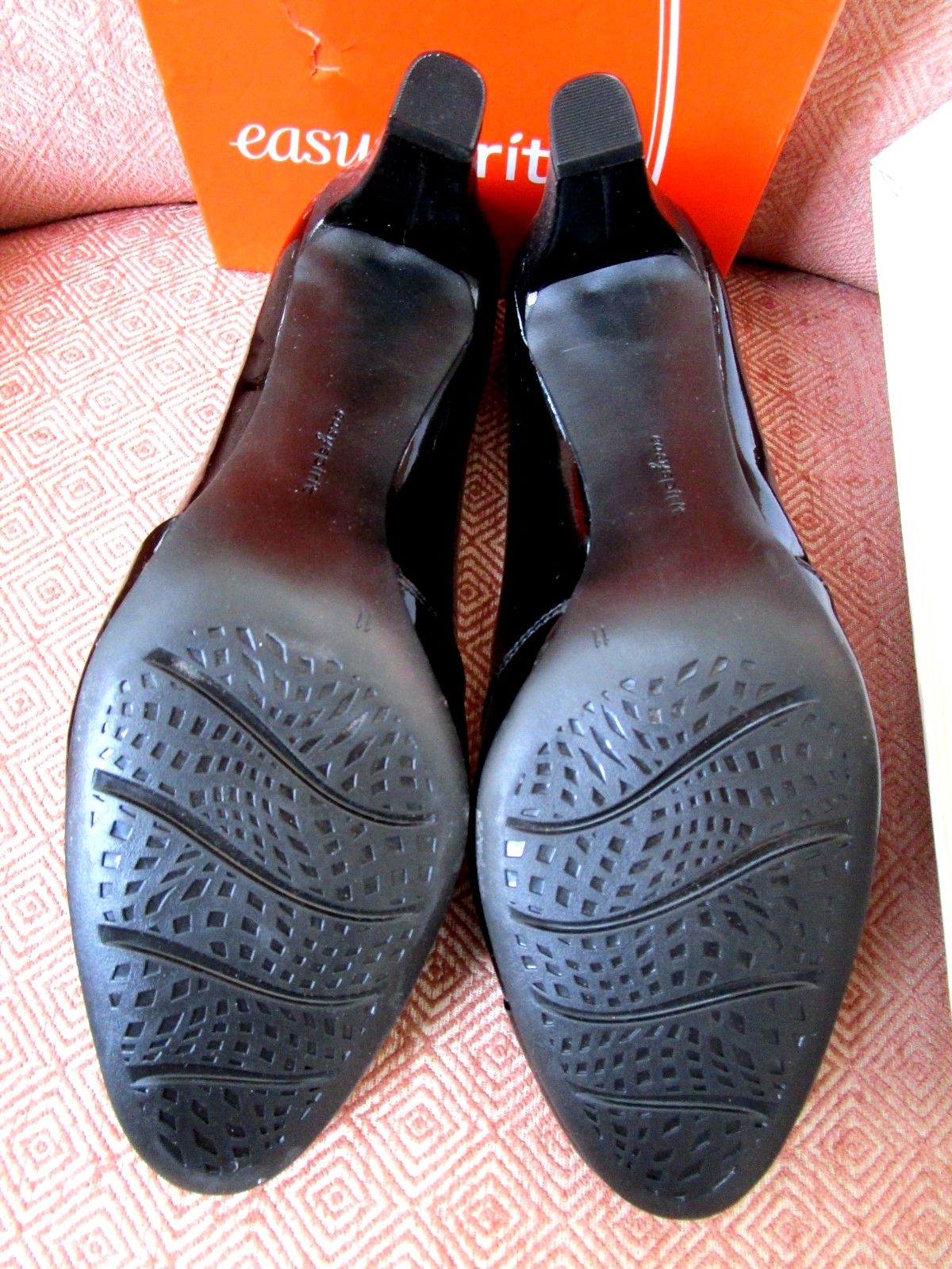 Easy Spirit Esalbie black patent leather pumps 2.75 » heels sz 11 Med New in box