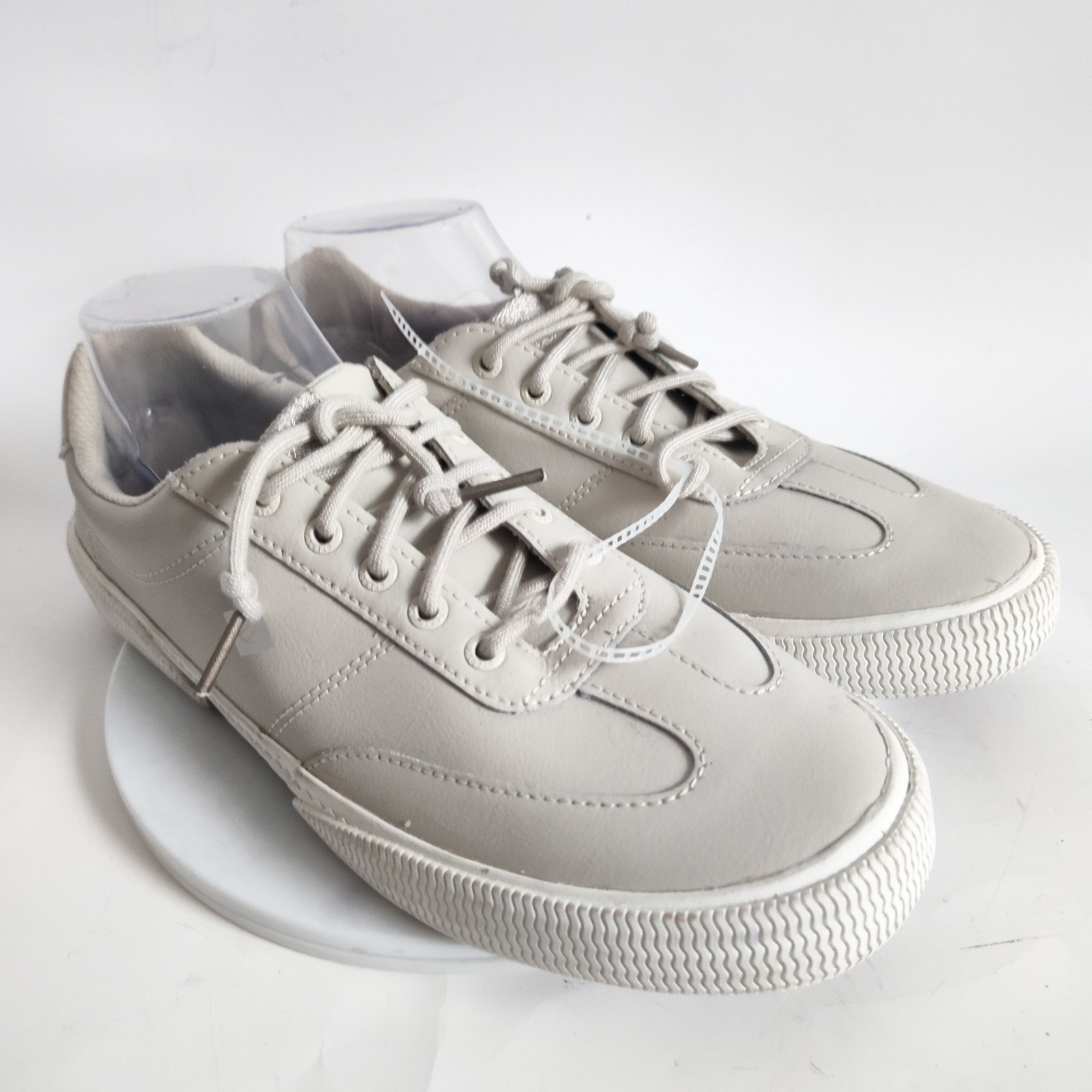 New Sperry Sneakers Size 10 Low Top Beige Preppy Leather Lace Up Casual Travel