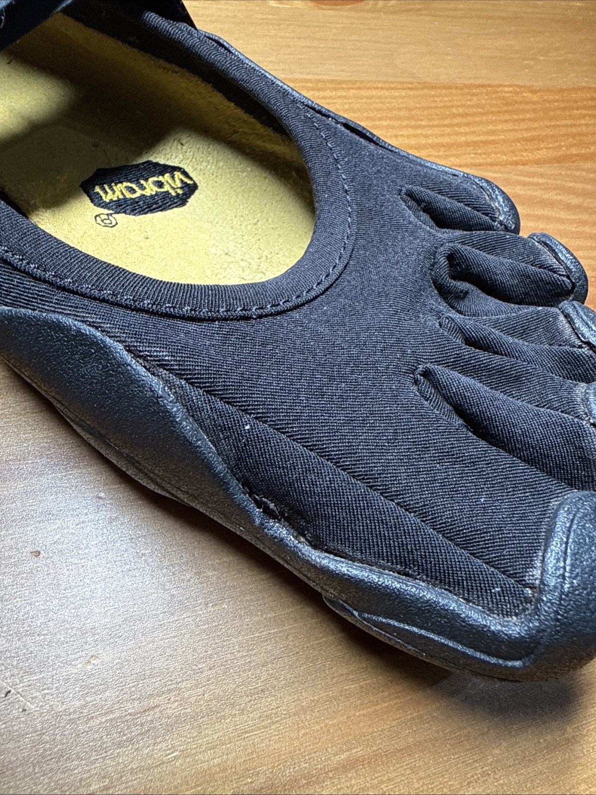 Vibram FiveFingers Women’s Barefoot Shoes Black W118 Size W 41 Size 9