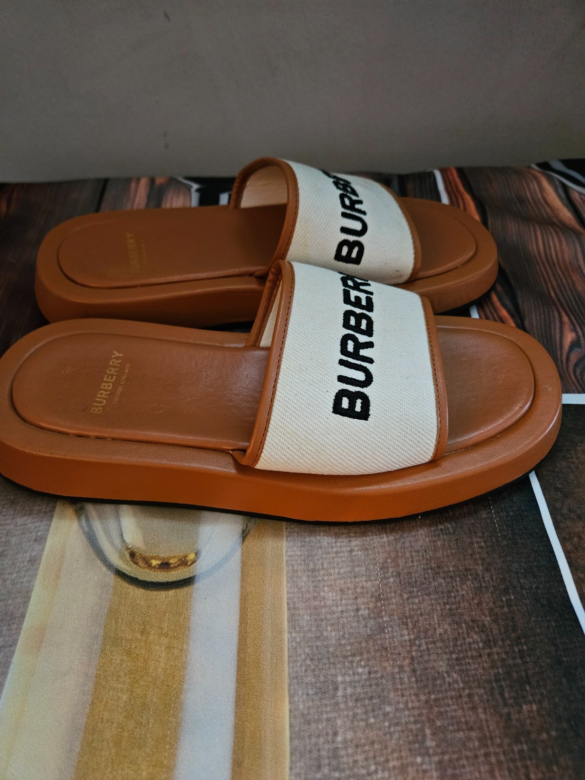 Burberry Bucking Brown Logo Slides In Canvas & Leather Sz 11 (Original Box}