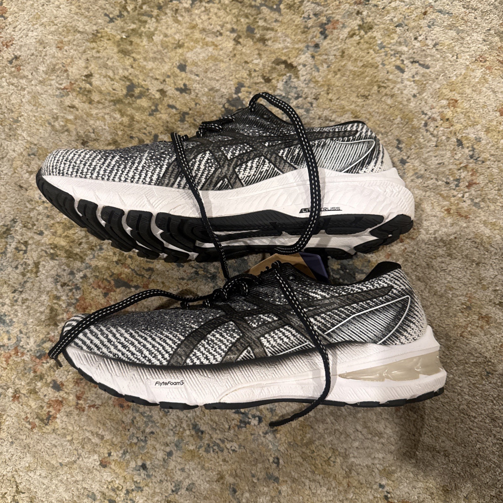 ASICS GT-2000 Women’s Running Shoes Size 7.5