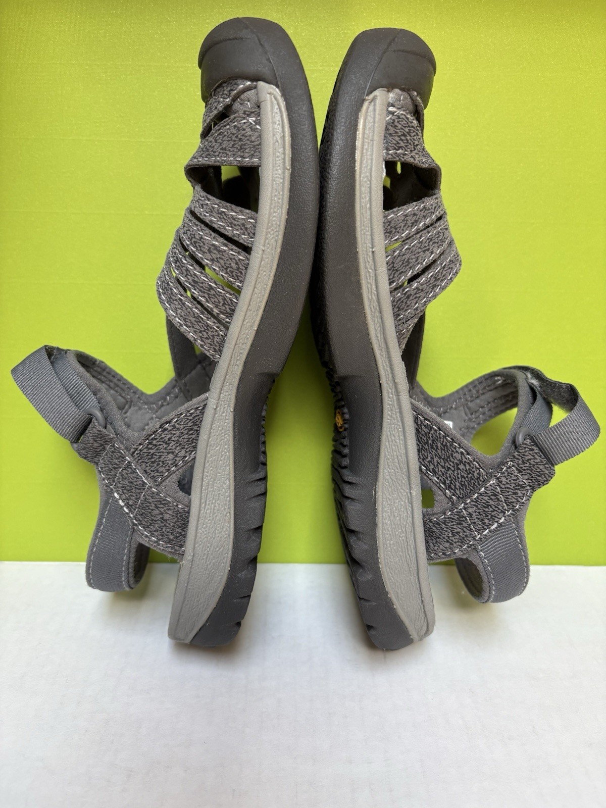 New KEEN ROSE Sandal Women’s Sz 6 Hiking Quick Dry Anti-odor Gargoyle/Raven Grey