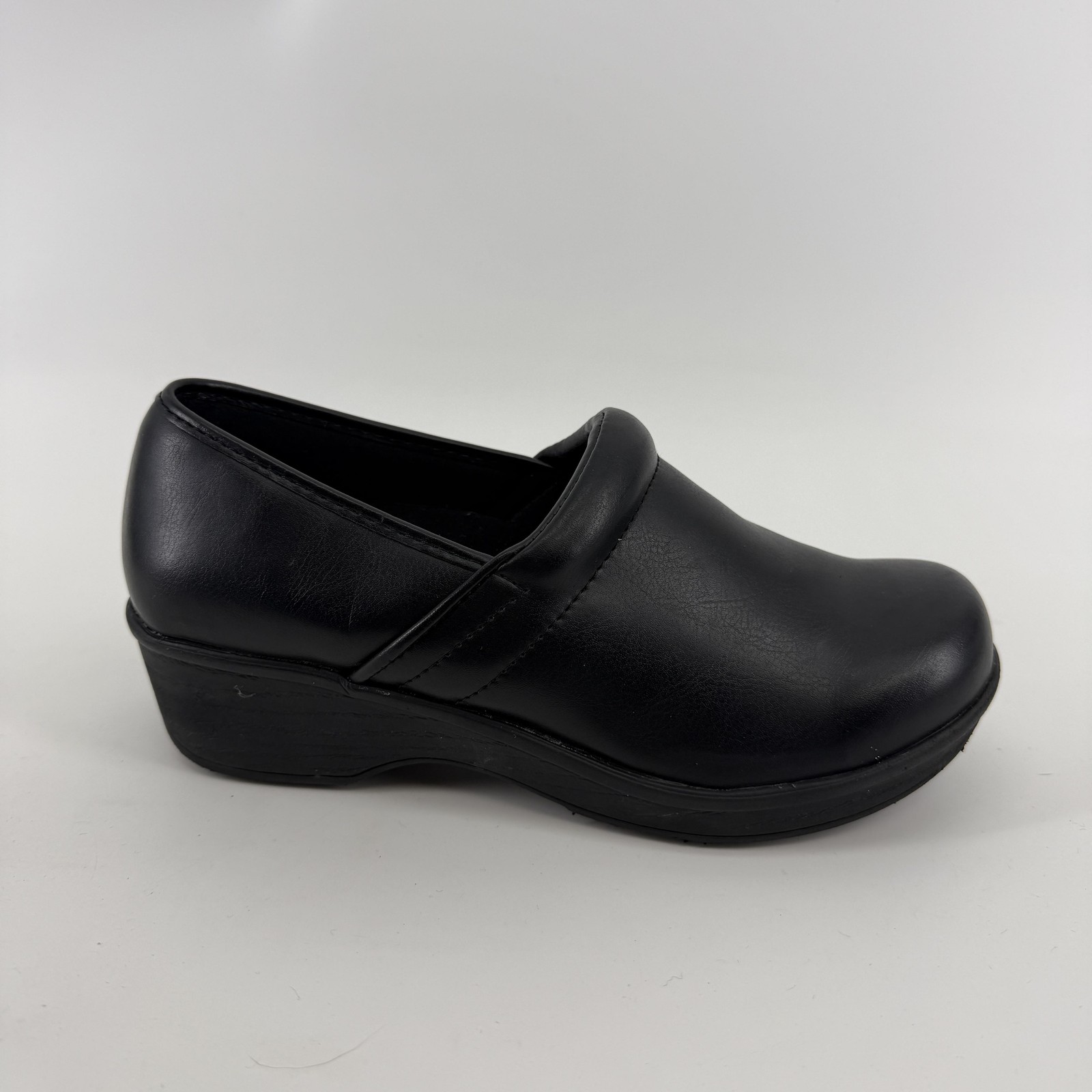 SafeTstep Shoes Womens Size 6.5 Black Workwear Slip On Clogs Non Slip Nursing