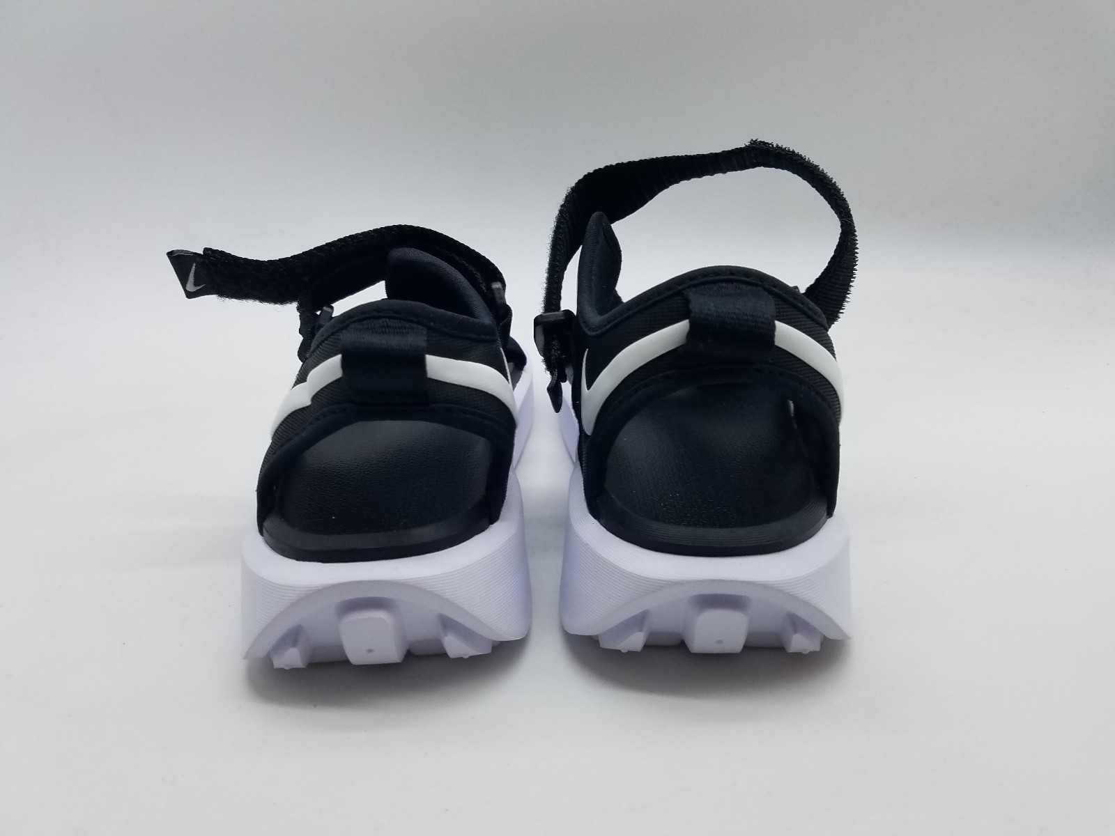 Nike Vista Women’s Size 9 Sport Sandals Black *Worn once