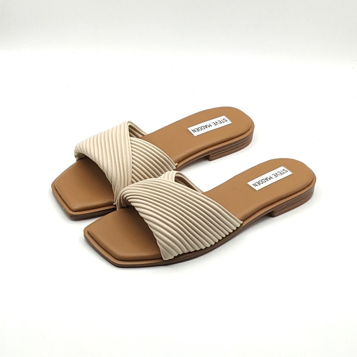 Steve Madden «LIMITT» Women’s Textured Cris-Cross Flat Mule Sandal (Bone) – NEW