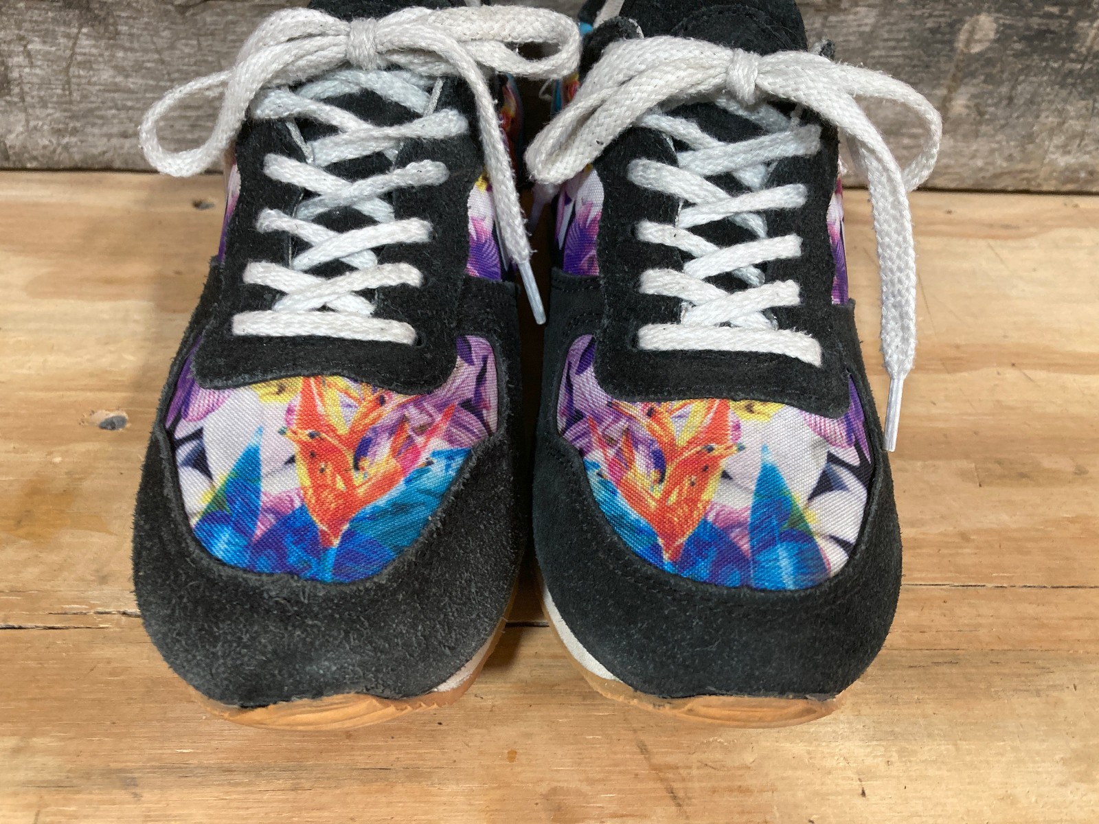 Inkkas Shoes – Womens 6 – Black Suede Floral Print – Lace Up – Running Sneakers