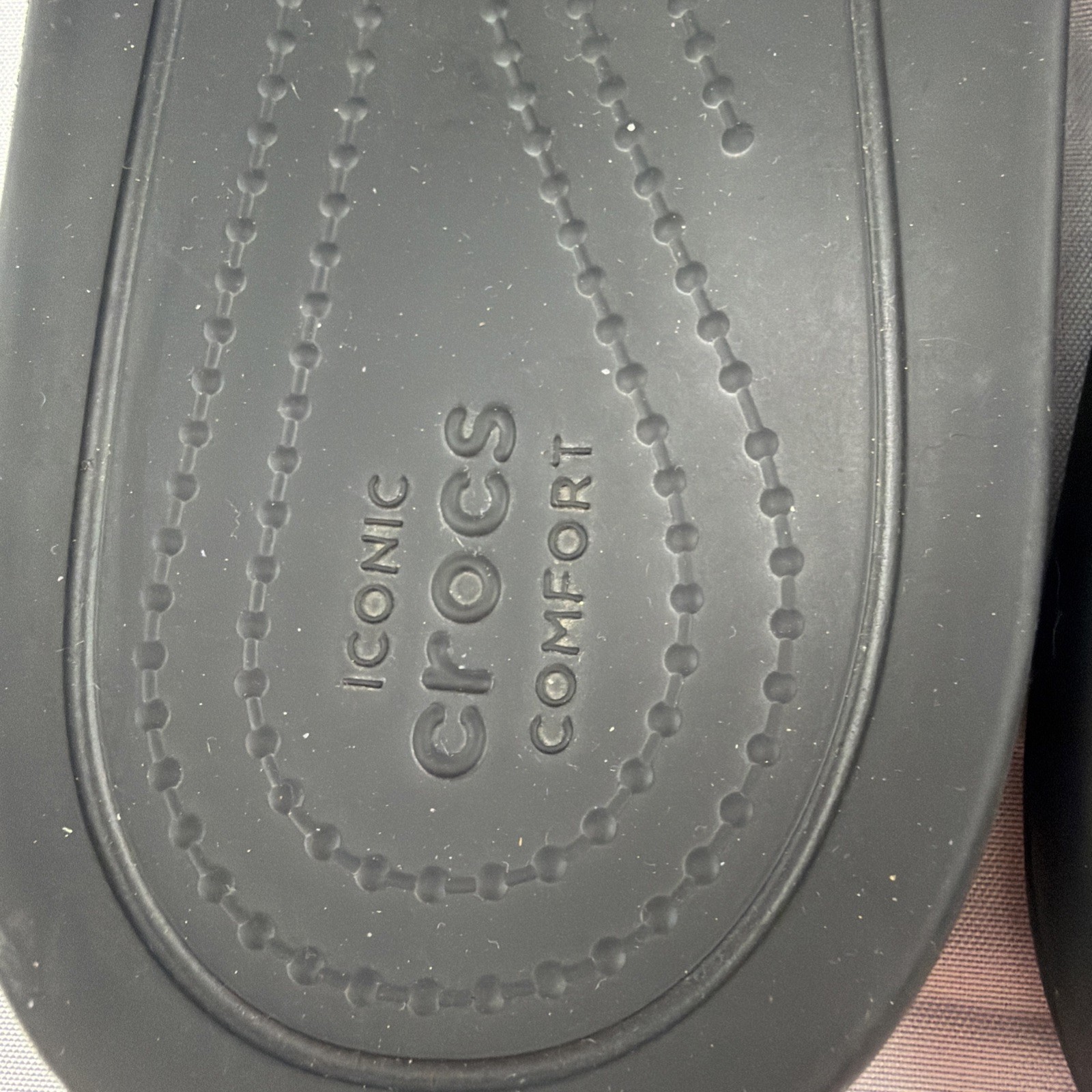 Crocs Sloane Slide Sandals Womens 8 Broad Strap Round Toe Black Minimalist Beach