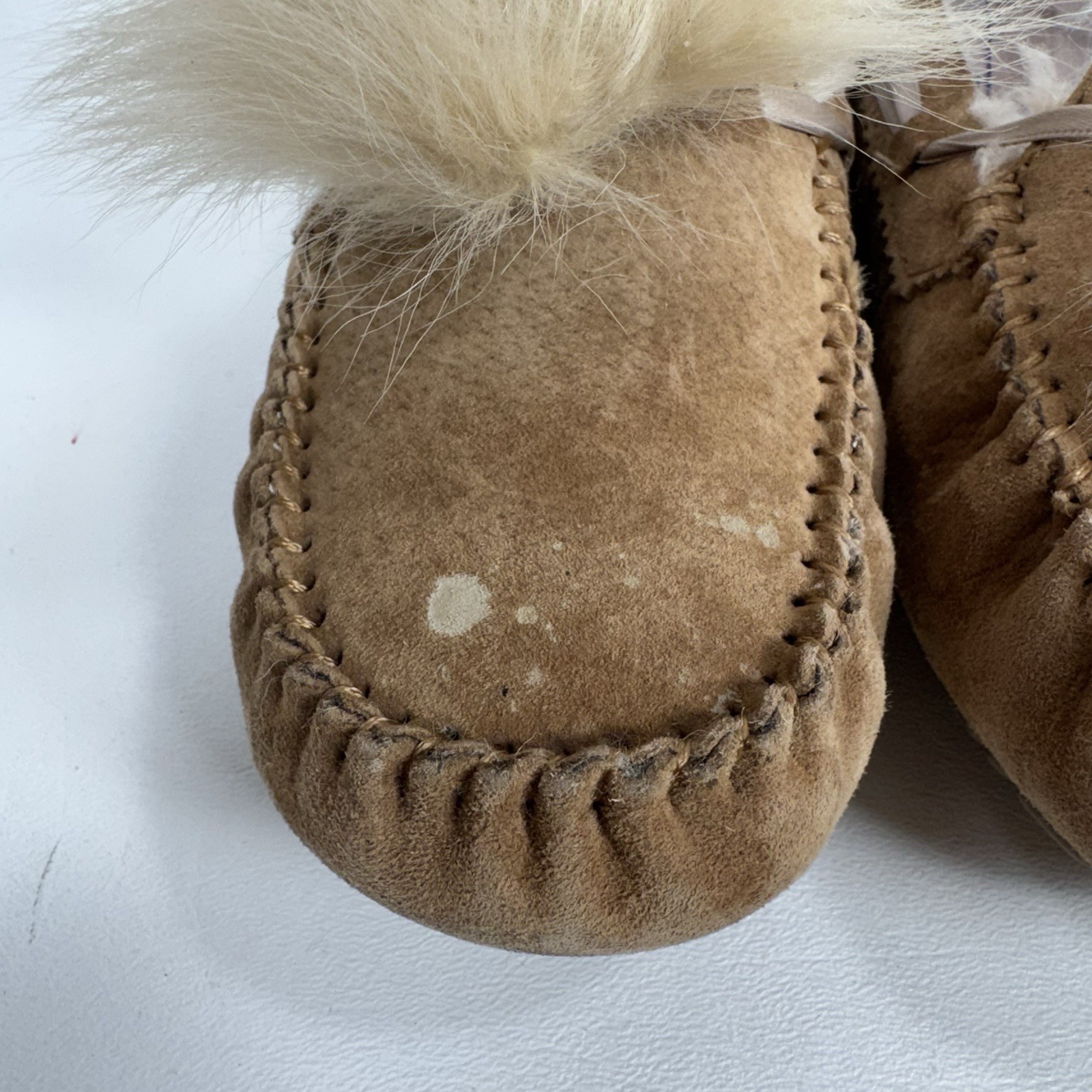 UGG Australia Dakota Pom Pom Light Tan Moccasin Slipper Women’s Size 6 1019015