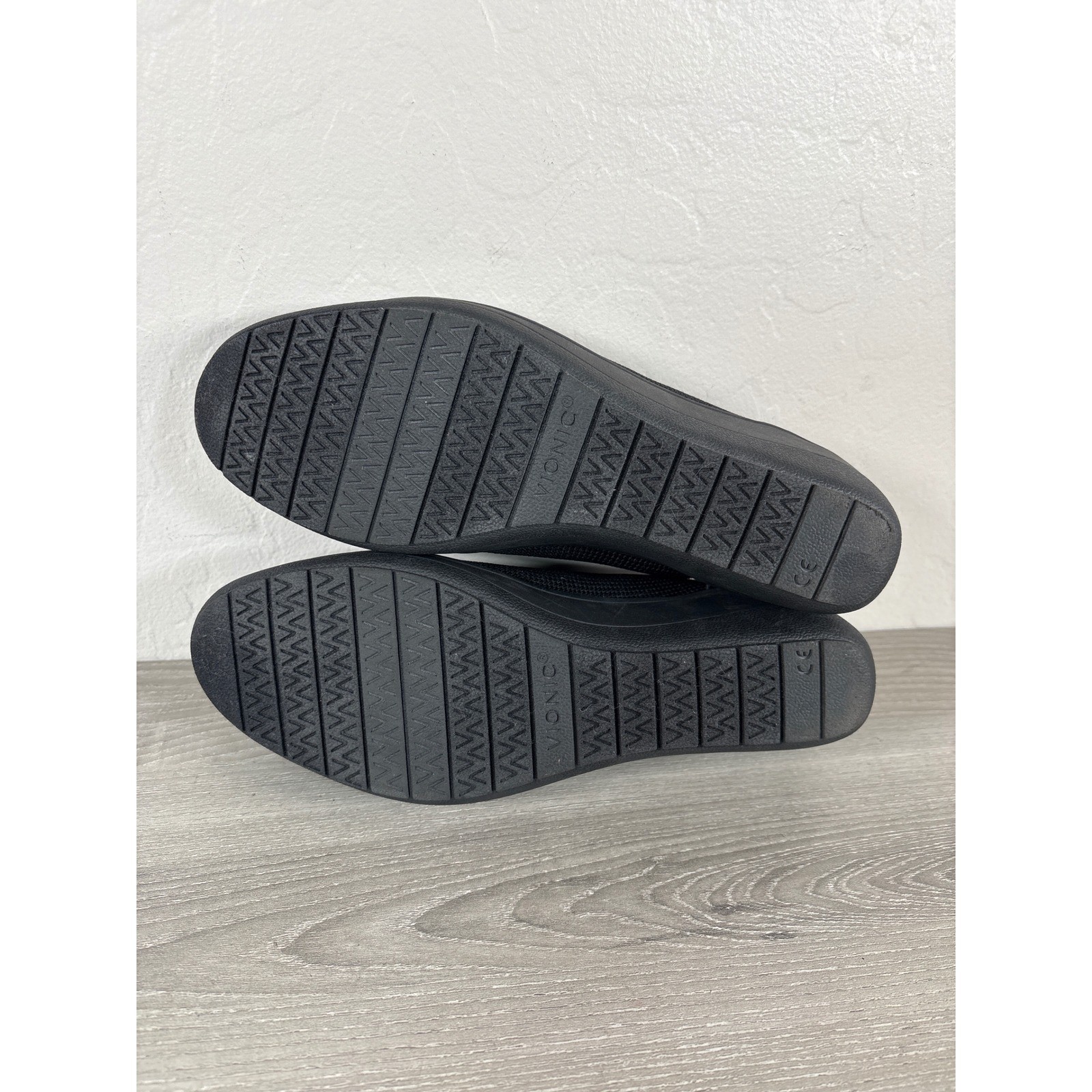 Vionic Jacey Knit Black Fabric Upper Slip-On Wedge Casual Comfort Shoes Sz 7.5