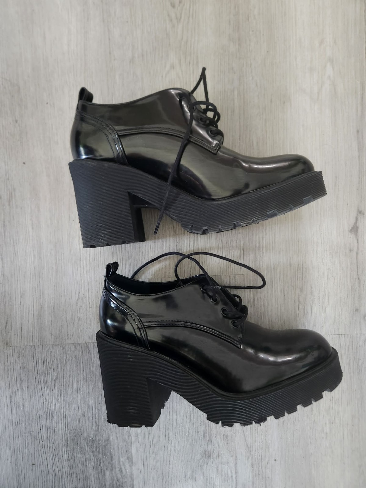 Arizona Jean Co. black platform oxford shoes feature a chunky heel Size 9.5