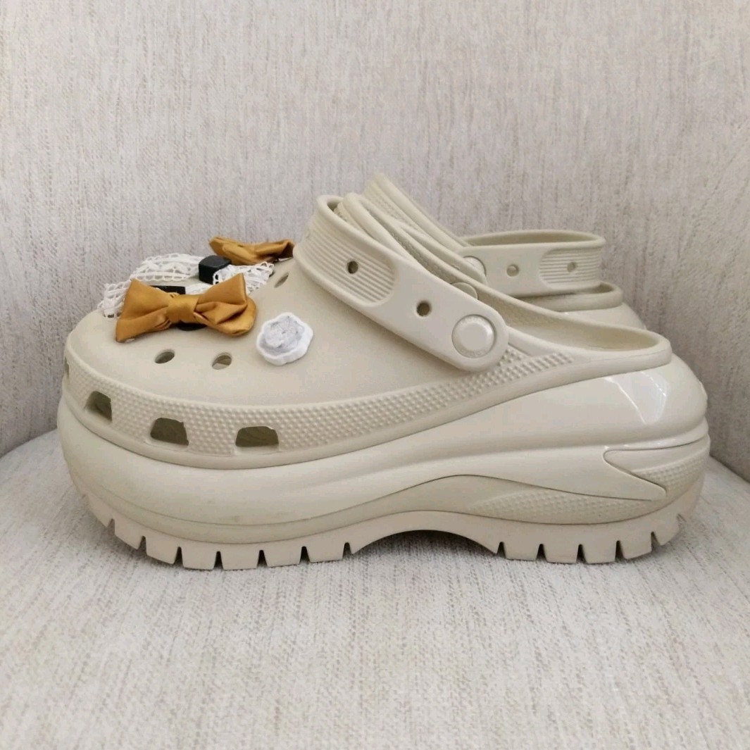 CROCS Mega Crush Platform Clogs Shoes Women’s Size 7 Bone Ivory